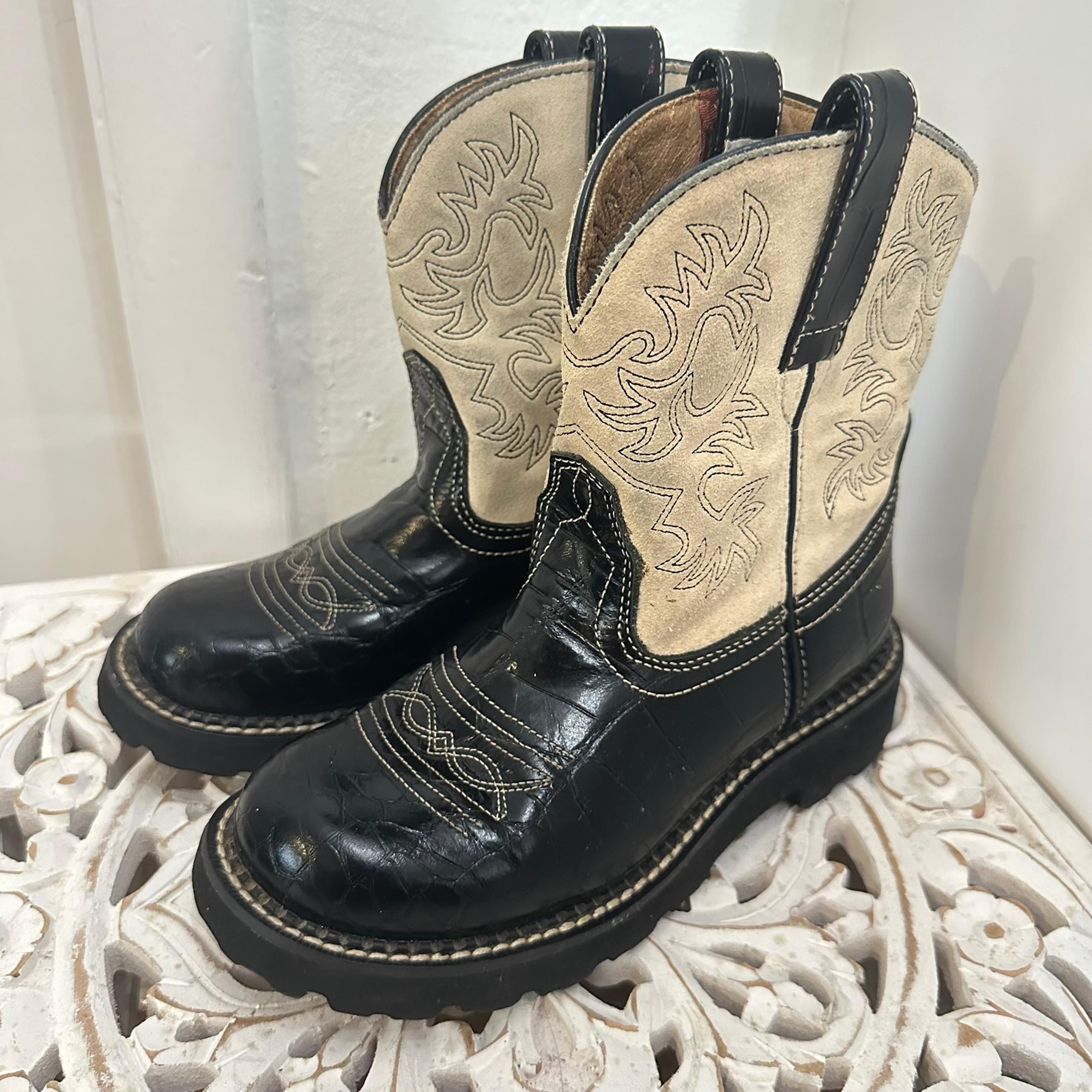 Fatbaby Ariat cowboy boots