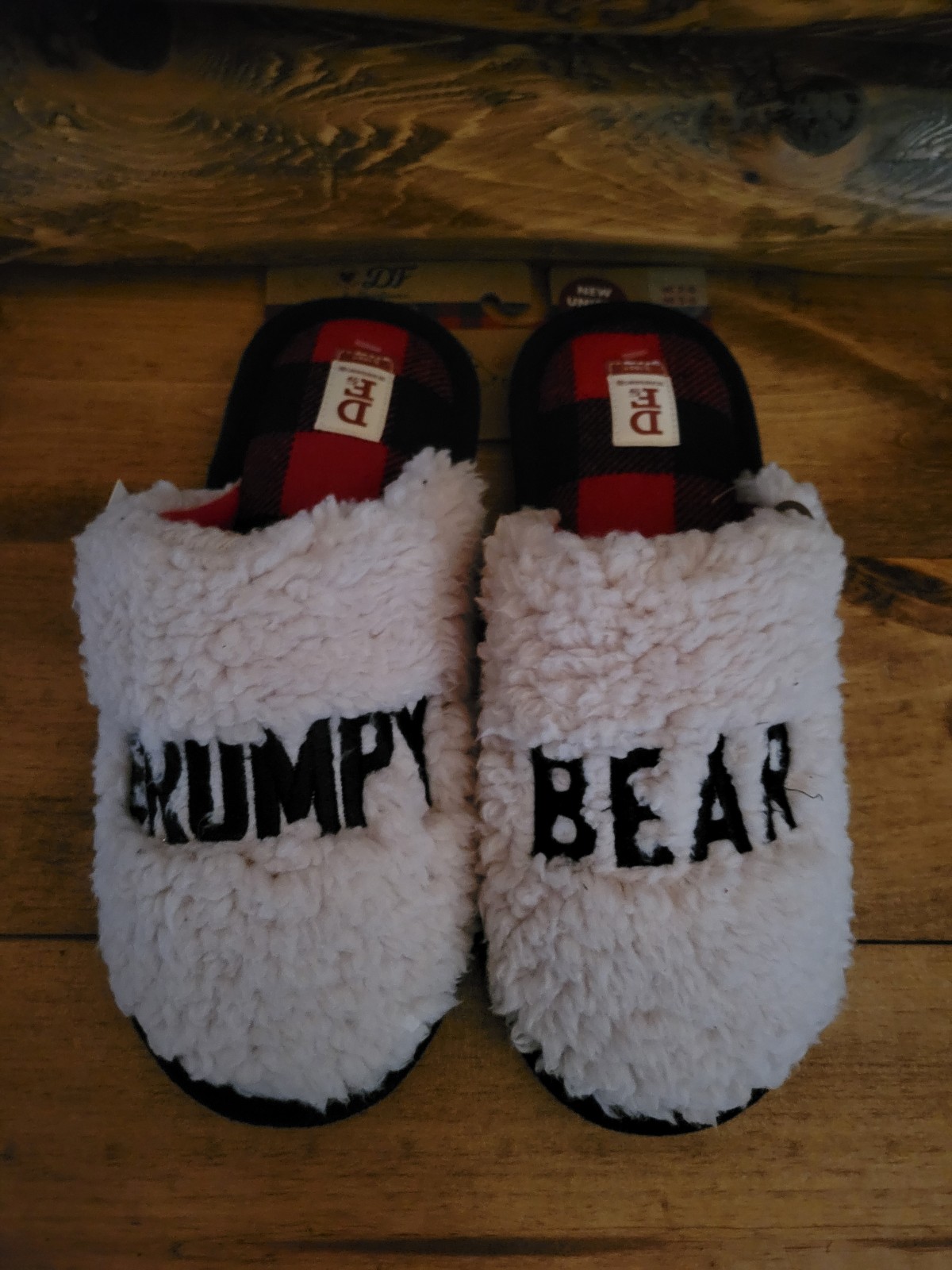 Dearfoams Unisex Holiday Plaid & Sherpa GRUMPY BEAR Slip On Slippers