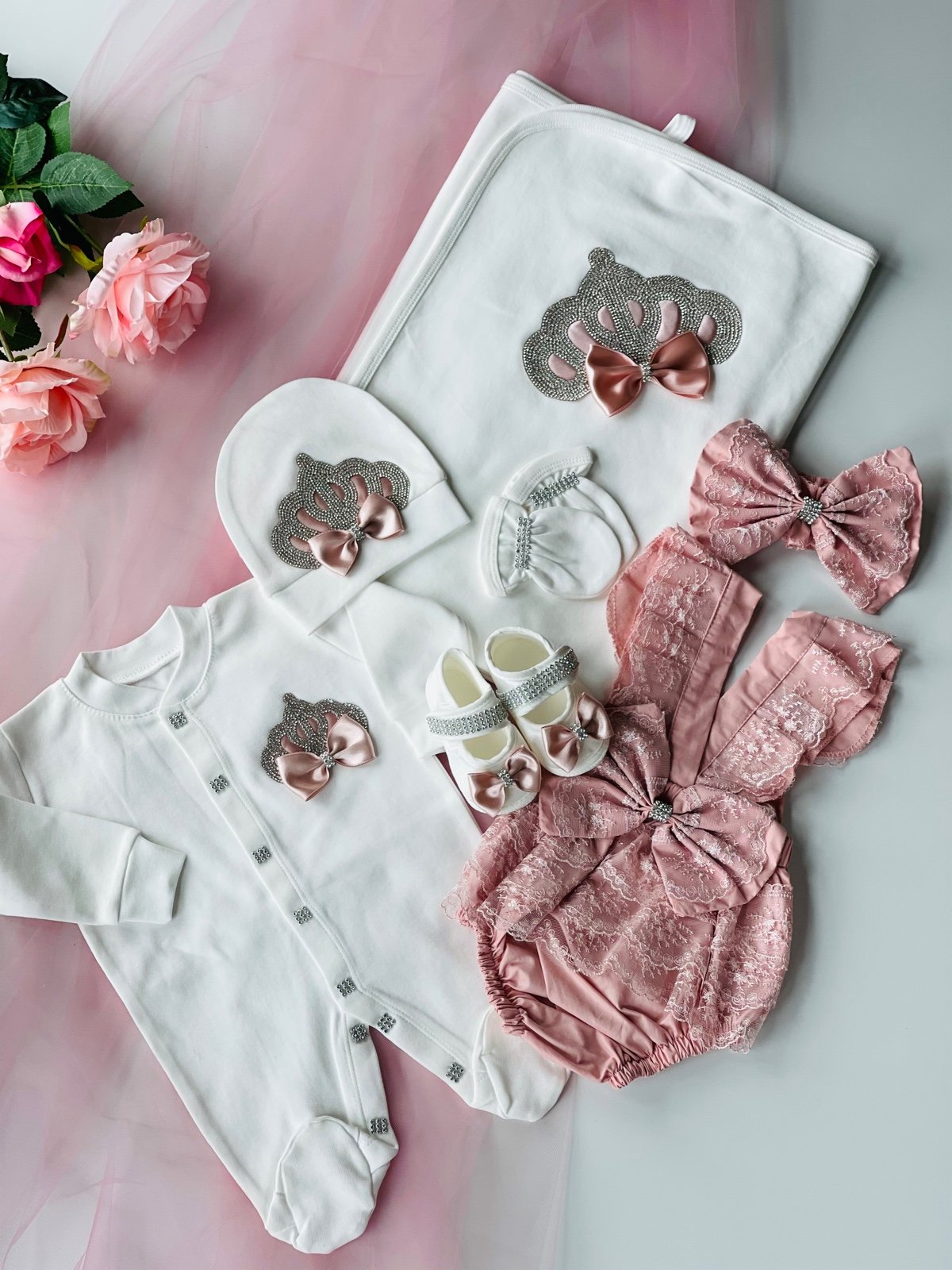 Outfit set with blanket and romper ( size 0-3 months)