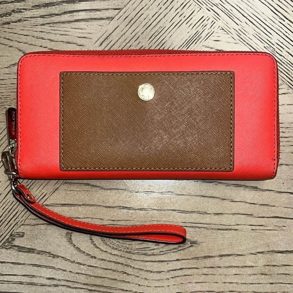 michael kors wristlet clutch