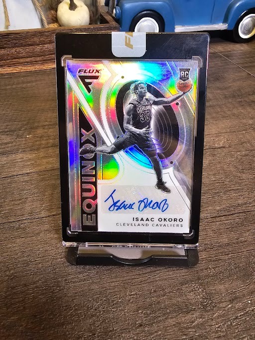 2020-21 Panini Flux Equinox Holo Auto Encased /25 Isaac Okoro RC Cavs EQK-IDK