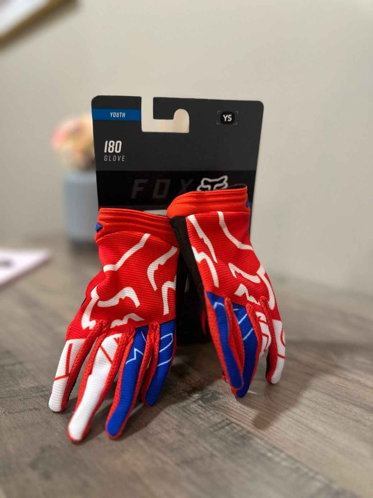 NEW! FOX Youth Small 180 Gloves
