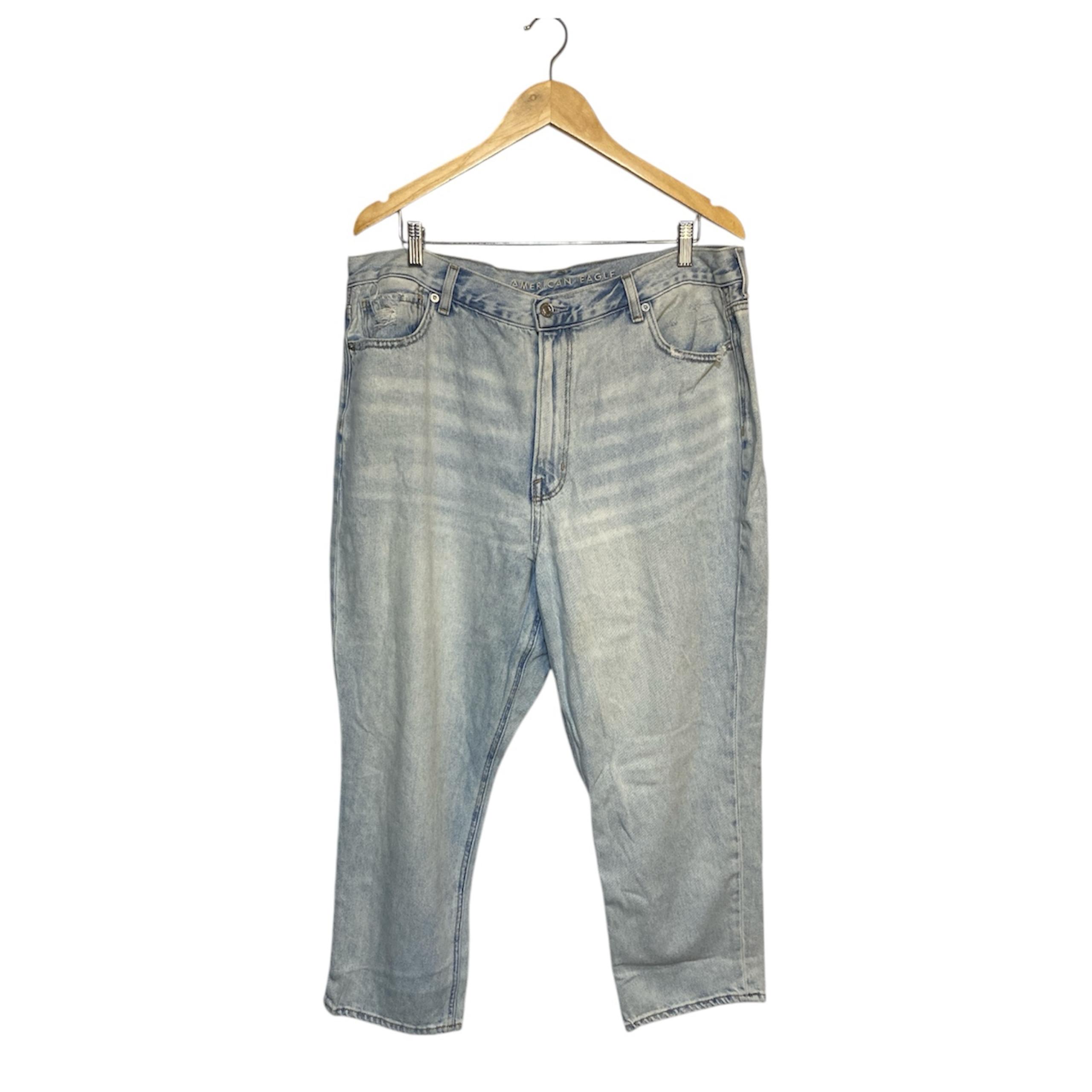 American Eagle Women’s Wide Leg Light Wash Distressed Denim Jeans Size 18