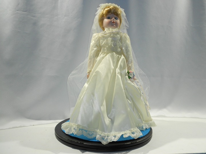 Heritage Mint Collection-'Debra' porcelain doll, vintage 1989