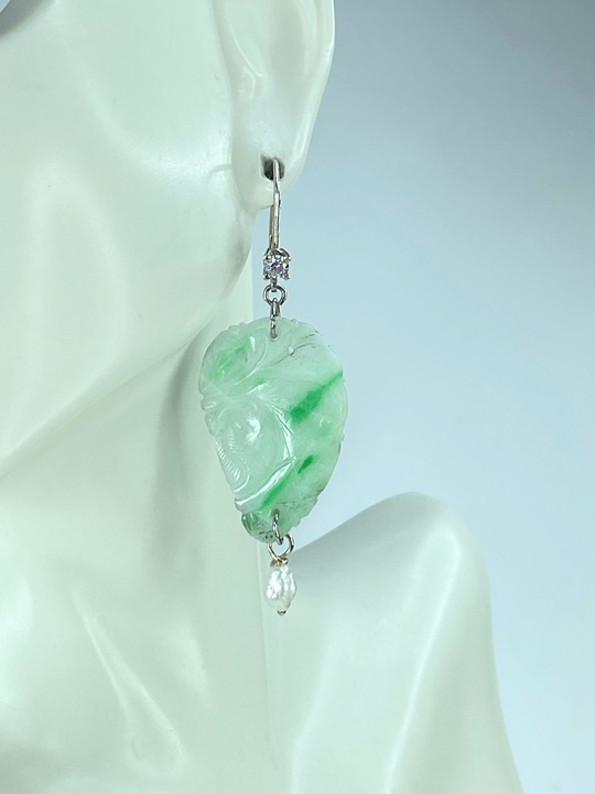 c1960 14K 0.2ct round brilliant Diamond Jadeite freshwater Pearl earrings JR388