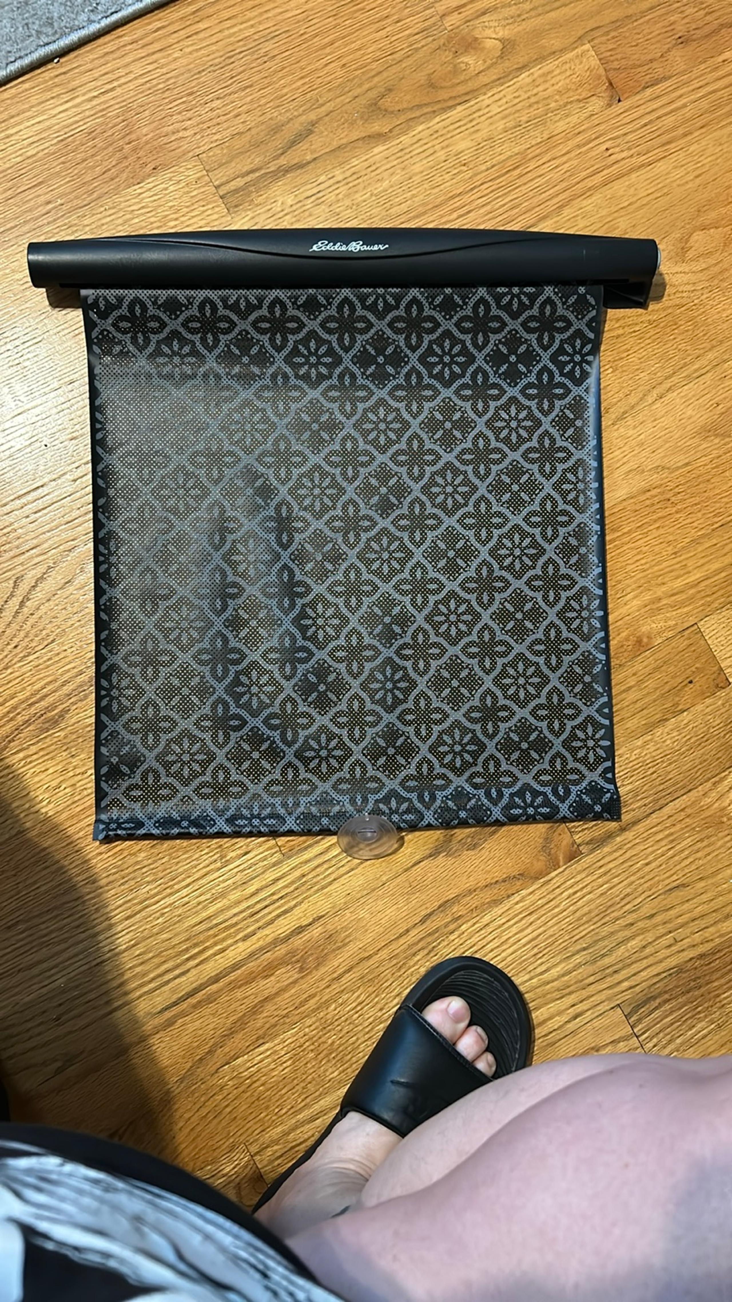 Eddie Bauer retractable car window shade