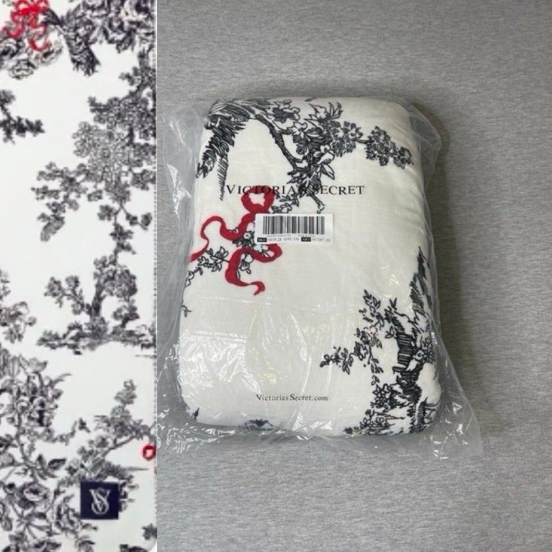 Victoria's Secret 60 x 50 Floral Detailing Holiday Cozy Plush Blanket