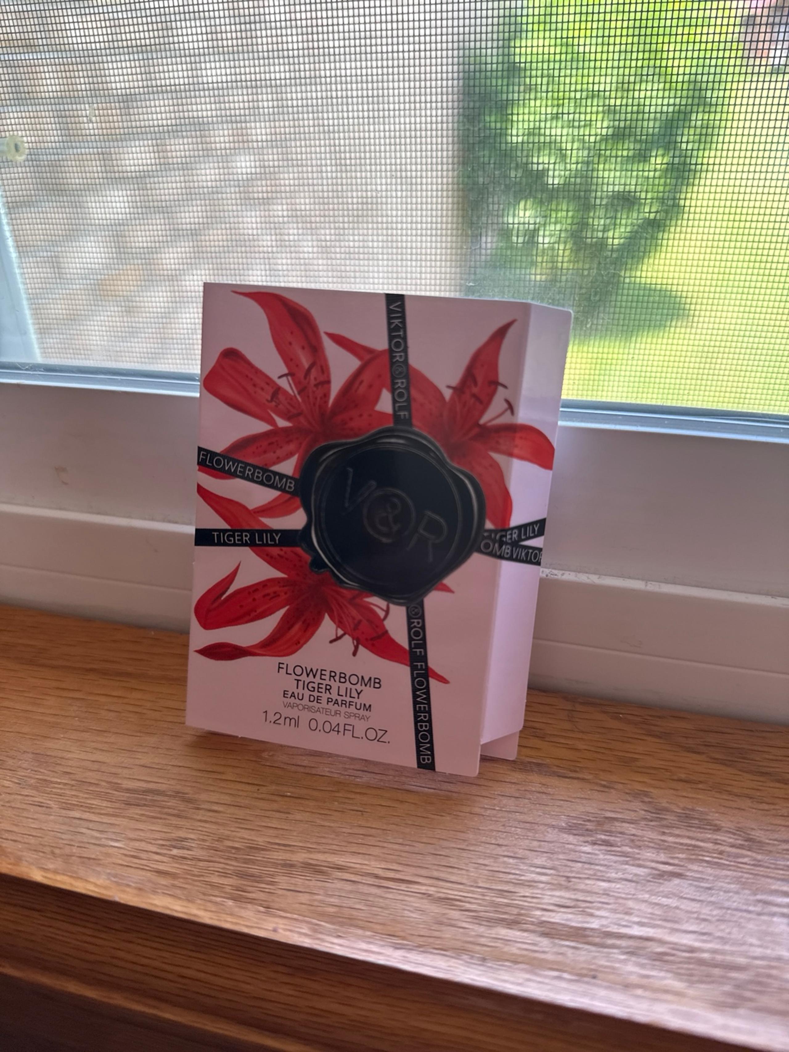 Viktor & Rolf flowerbomb tiger lily edp sample