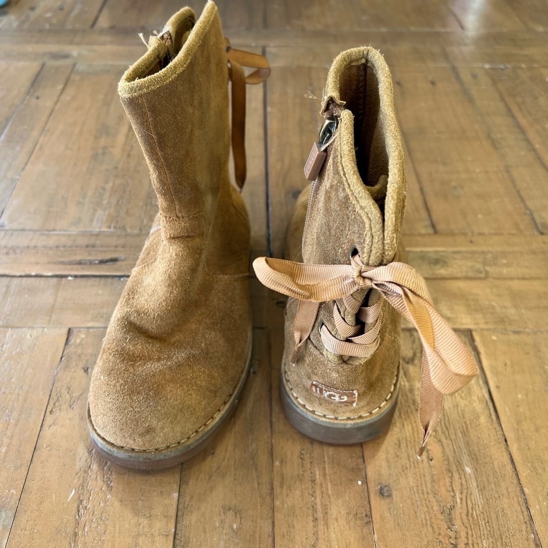 Ugg Corine chestnut suede tie back girls winter boots