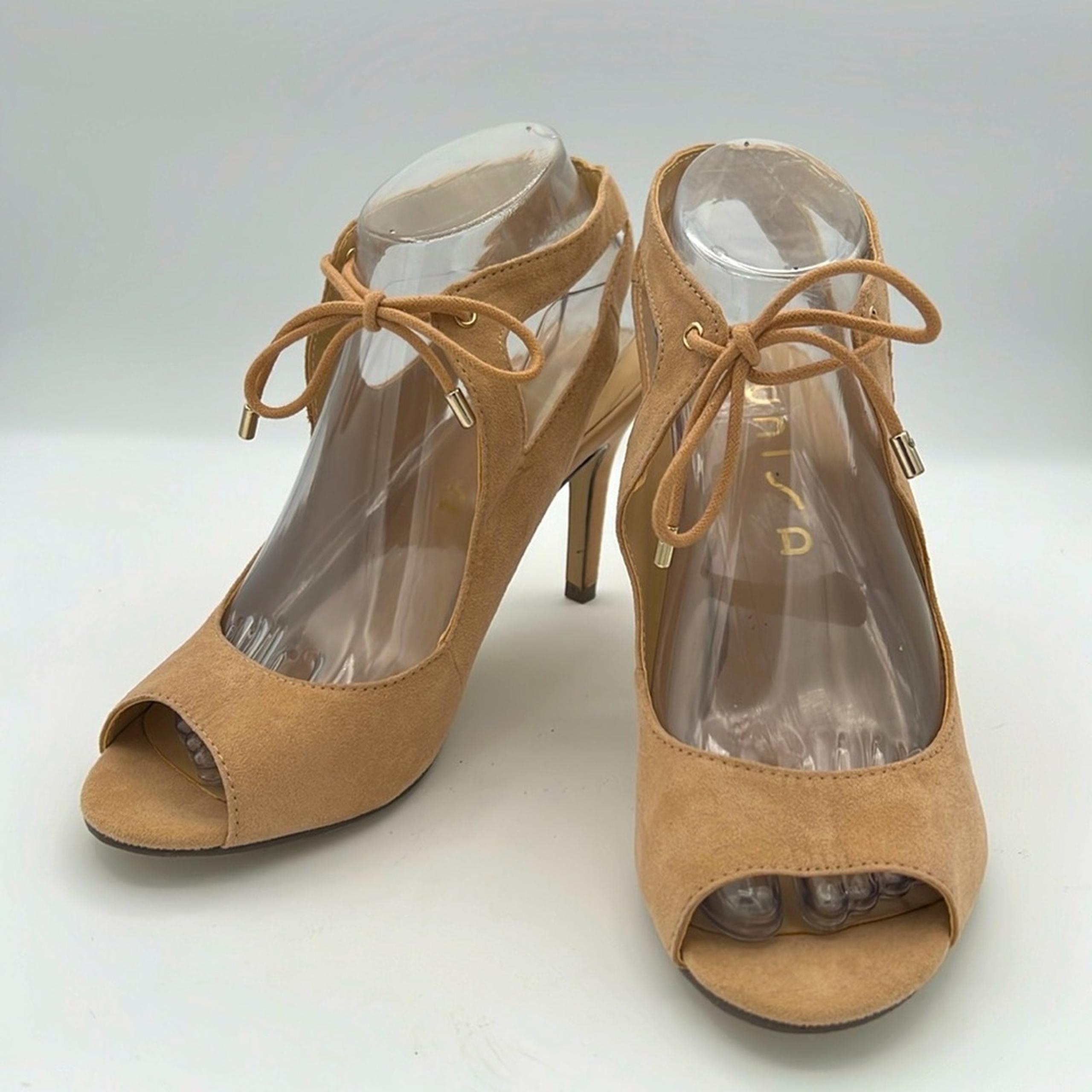 UNISA UNMARRIS ballet pink nude peep toe heels adjustable ankle tie size 8.5