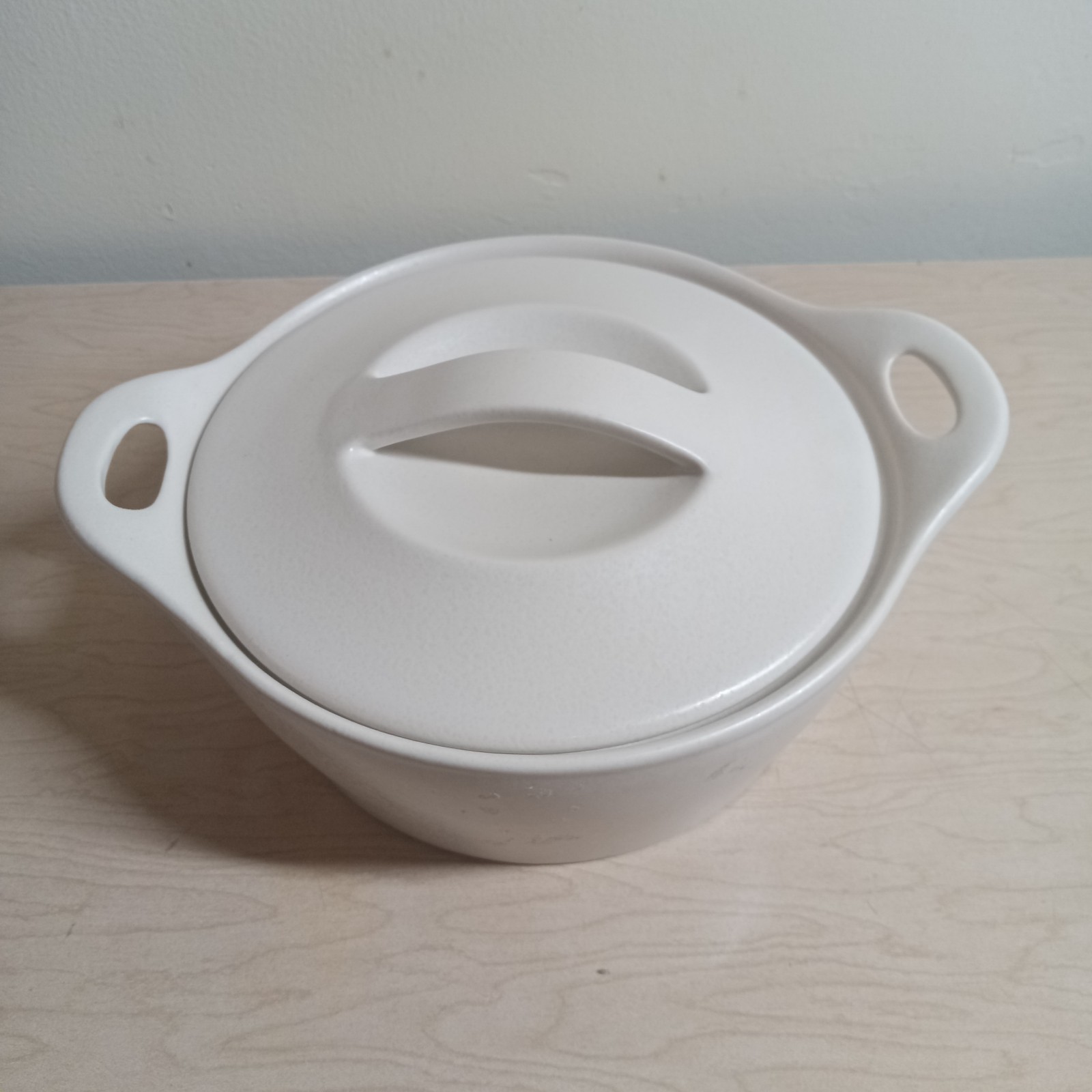 CorningWare CREATIONS Stoneware 1.5 Quart Khaki Casserole Dish w/Lid