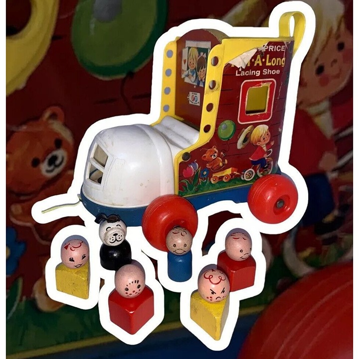 Vintage Fisher Price Little People #146 Pull-A-long Lacing Shoe with Figures Box