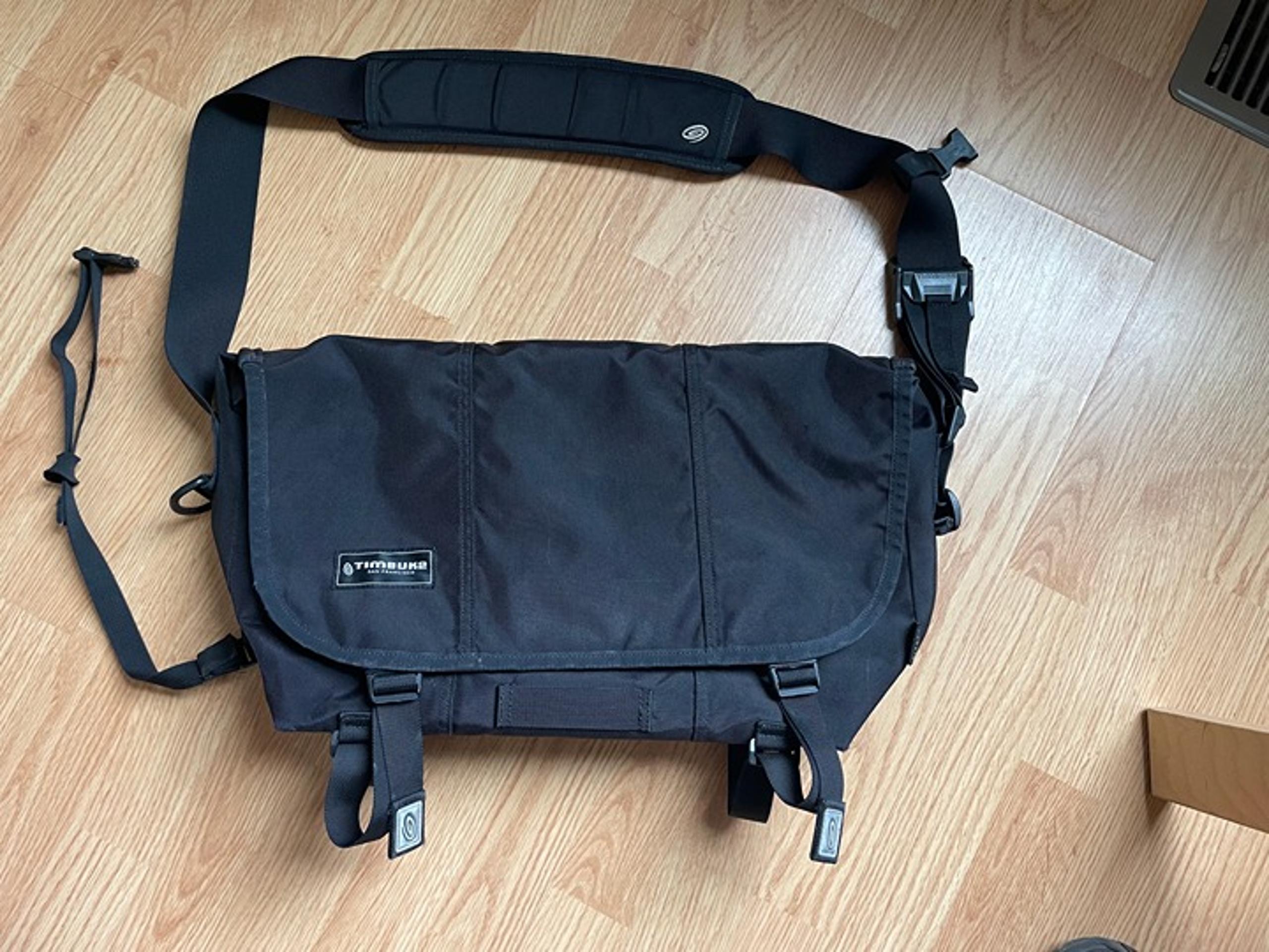 Timbuk2 - Classic Messenger Bag - Medium - Black