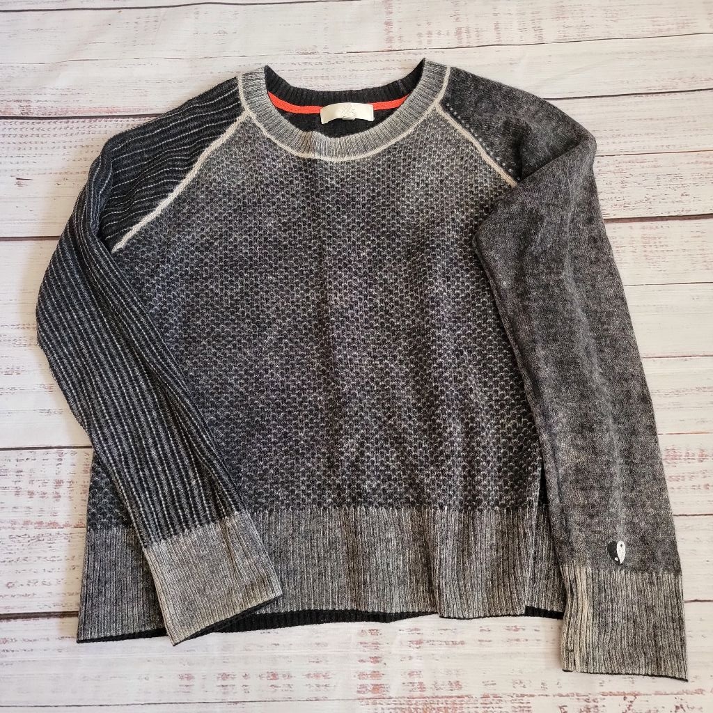 Lisa Todd 100% Cashmere Gray Knit Sweater Ying Yang Heart Women's Medium