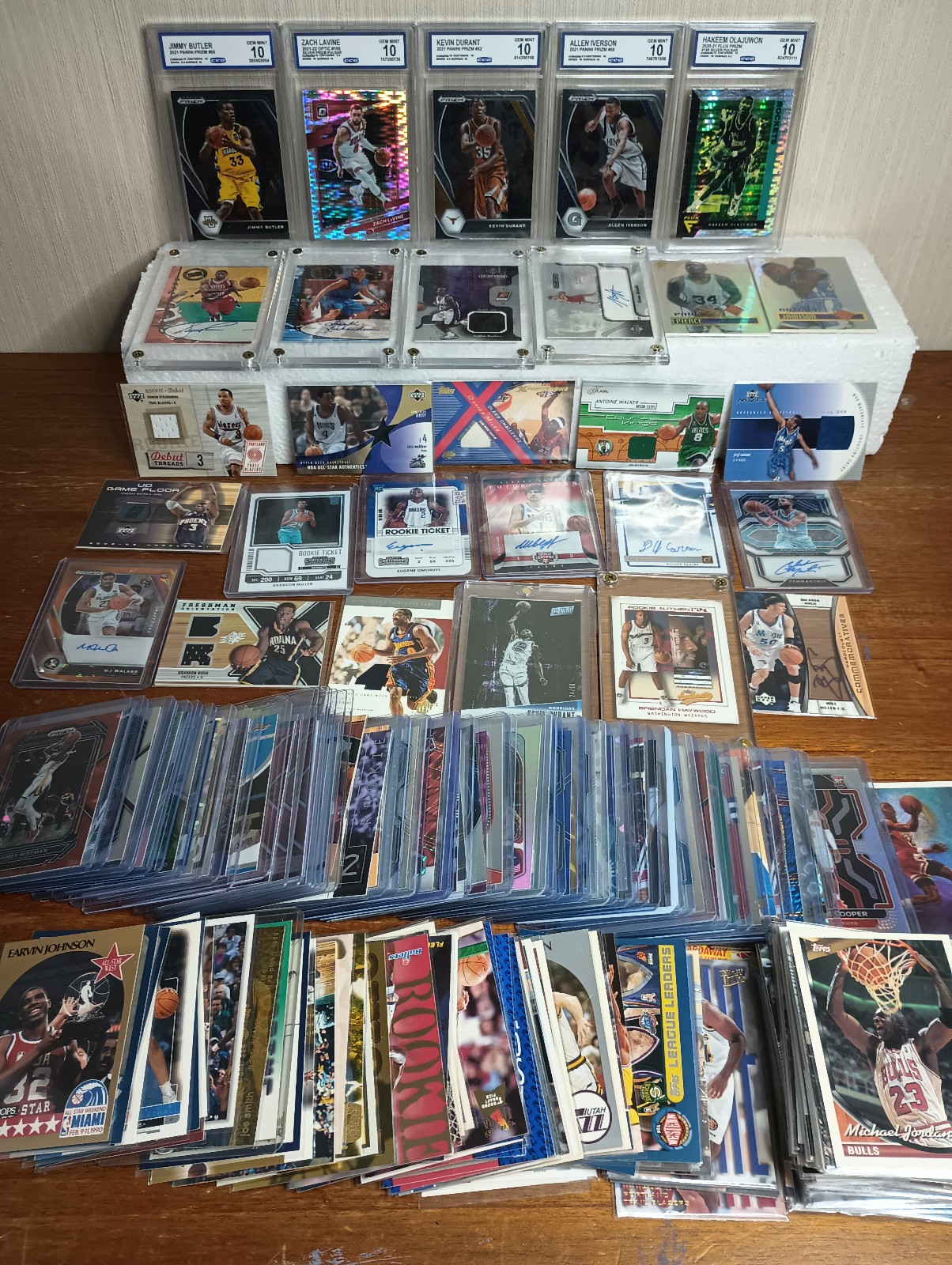 200+ Basketball Card Lot Slabs, Autos, Relics, #’d, RCs Vintage & Present Day