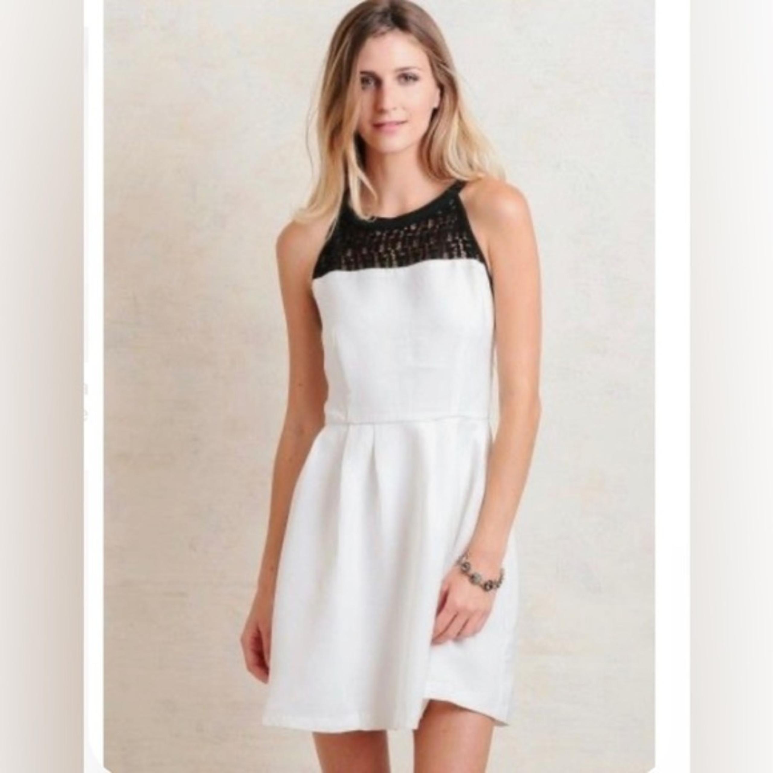 Esley black and white lace yolk pleated dress size large