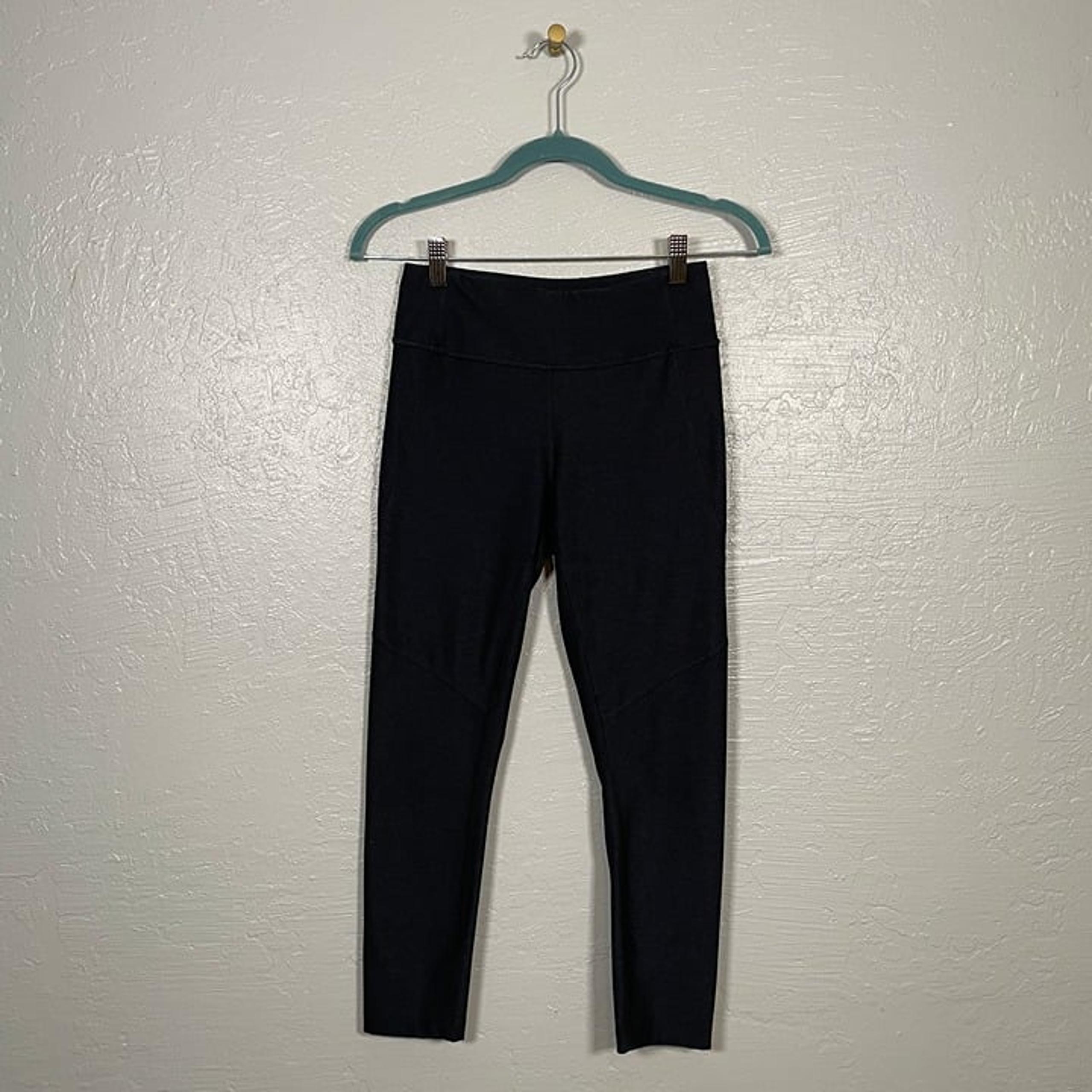 Outdoor Voices Women S Dark Gray Micro Stripe Leggings Waist Pocket Athletic