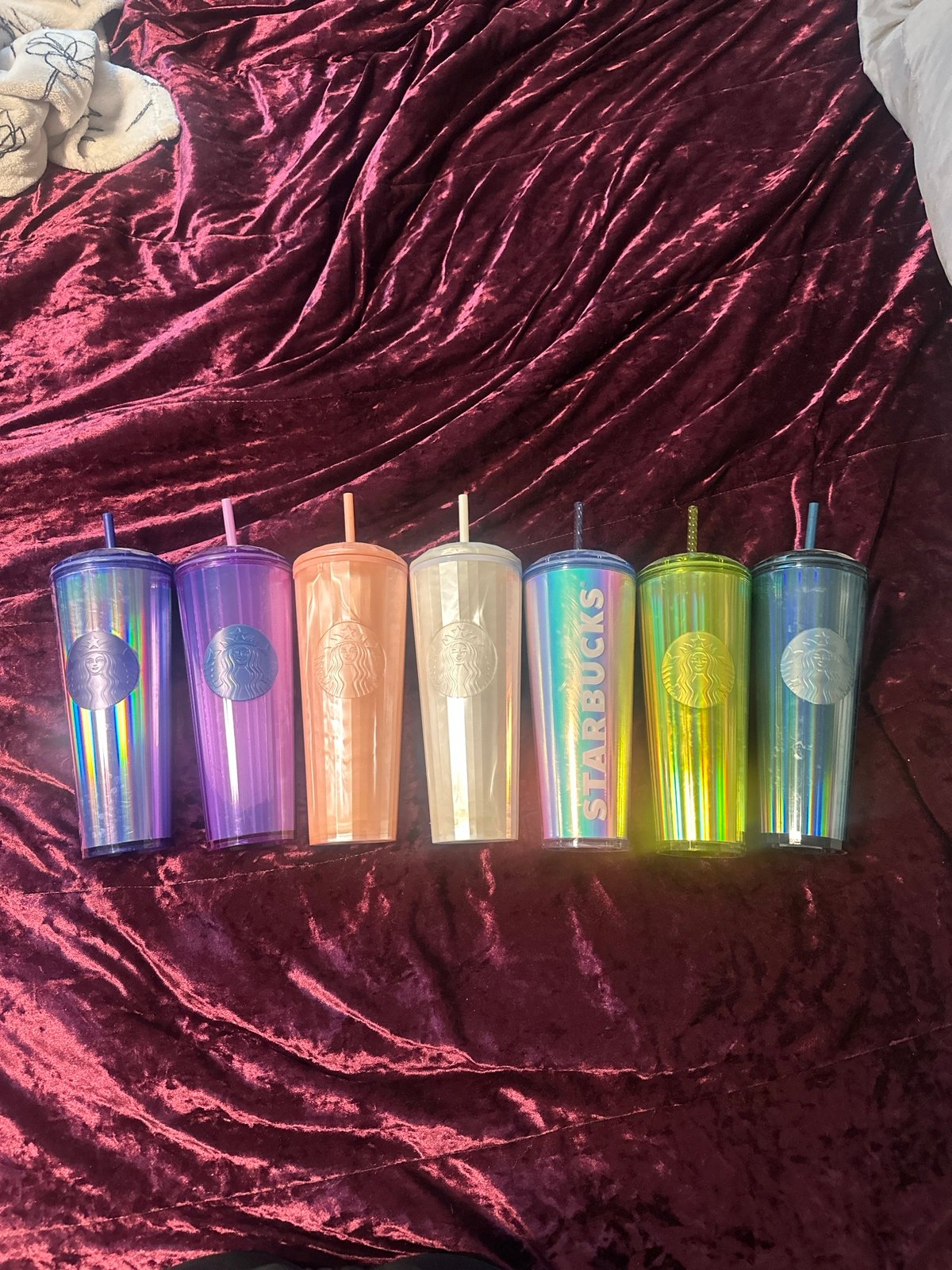 7 Starbucks cups