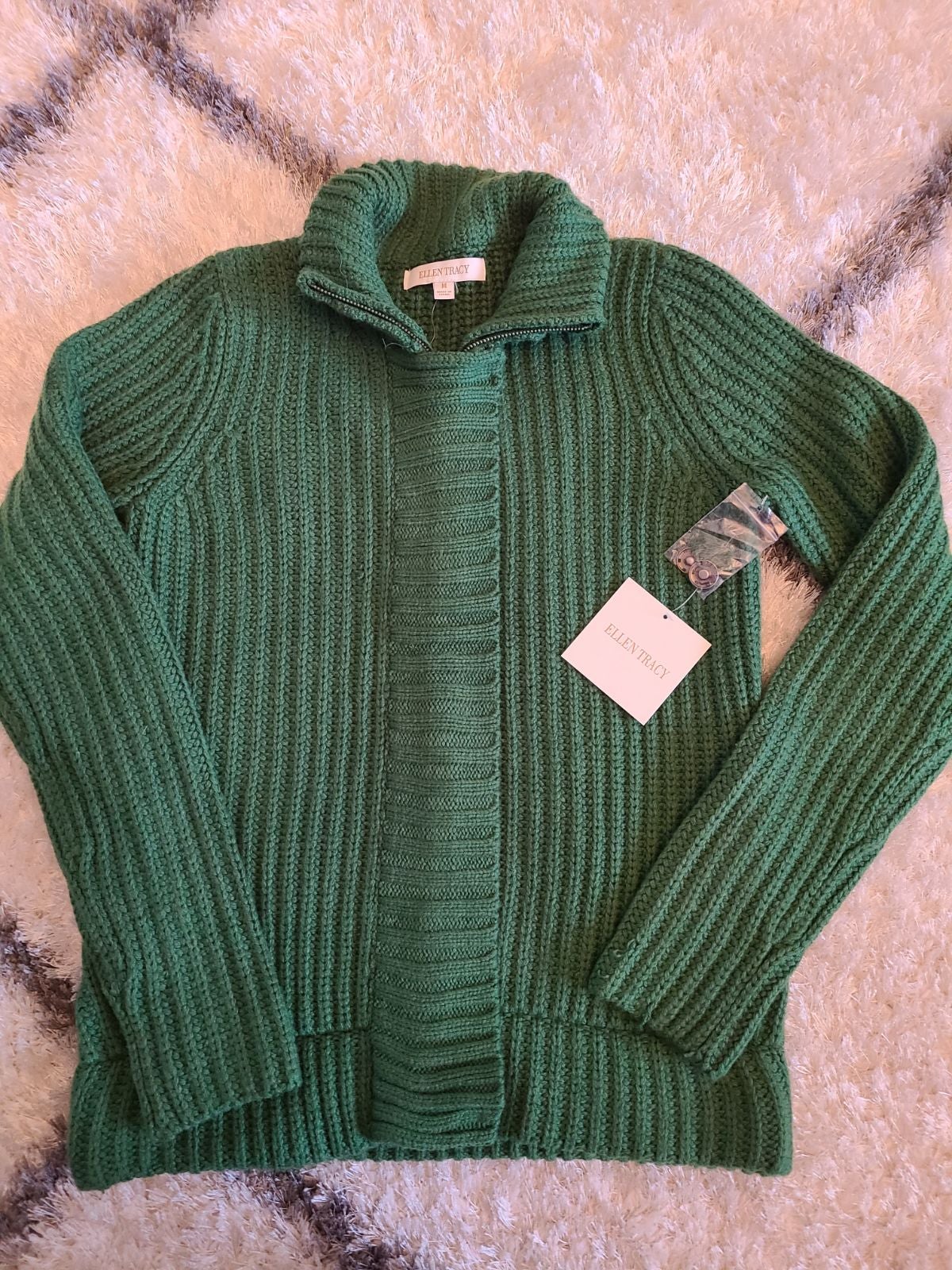 Ellen Tracy Women's Sweater. Medium. New