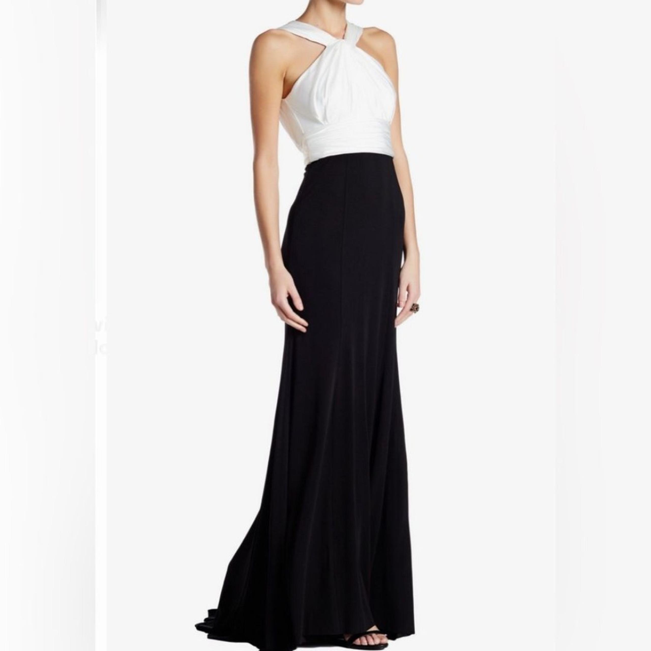 Vera Wang gorgeous twisted neck ruched ivory and black empire gown size 12 NWT