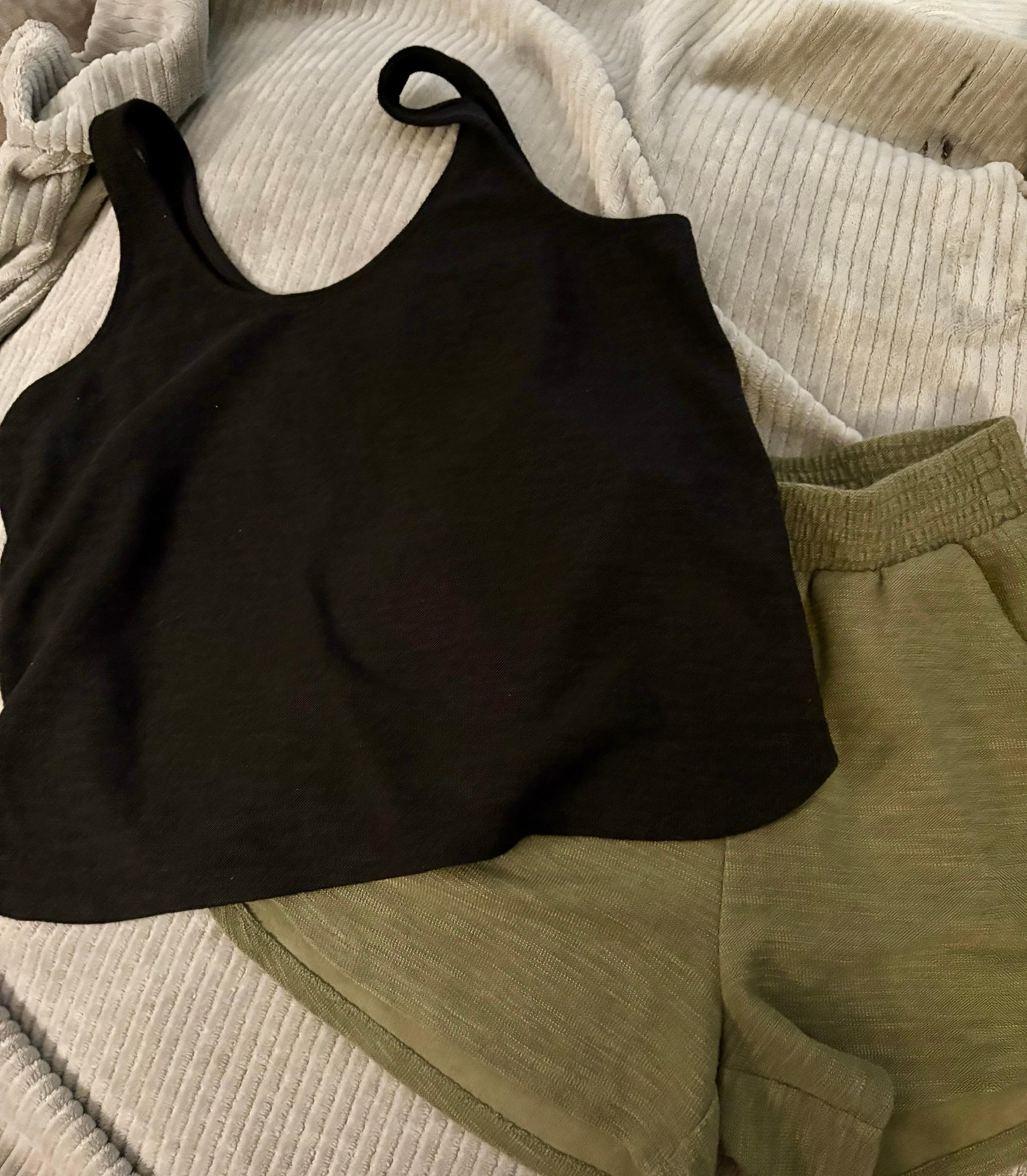 Two piece women’s old navy outfit