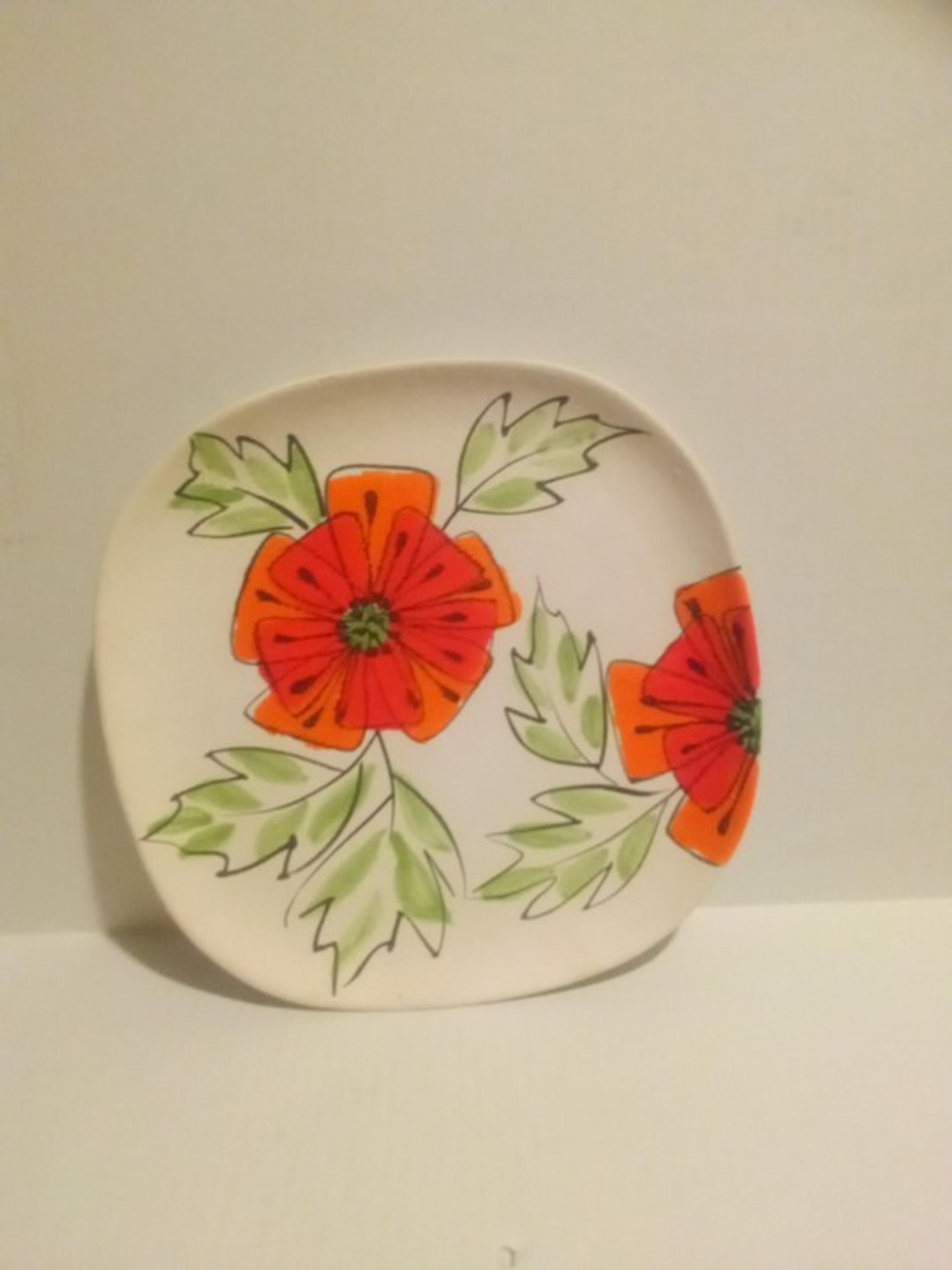 Vintage HM Mid-Century Modern Stoneware Ceramic Poppy Plate