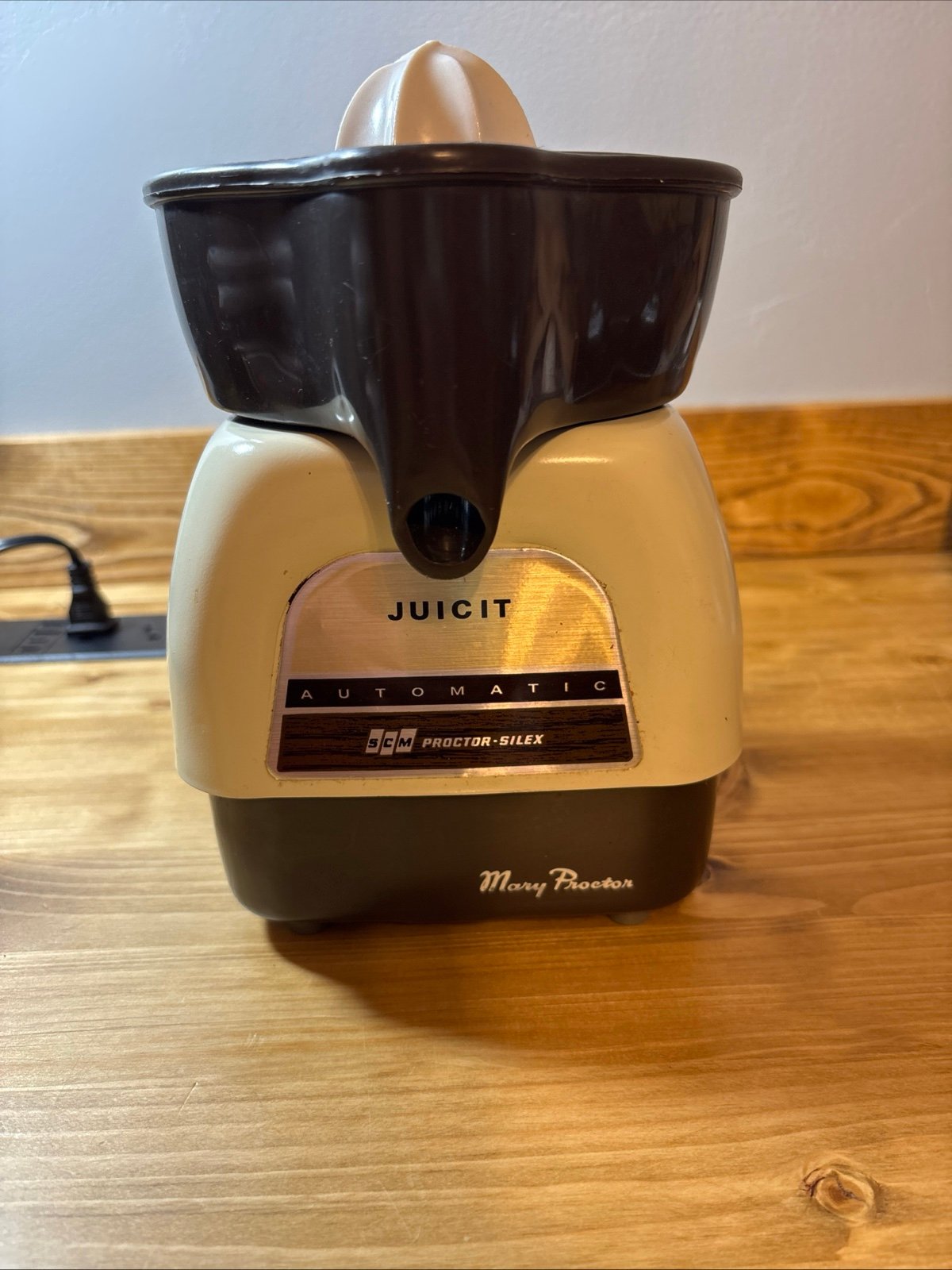 Proctor-Silex Juicit Automatic Juicer J101W Made In USA Tested Works VINTAGE