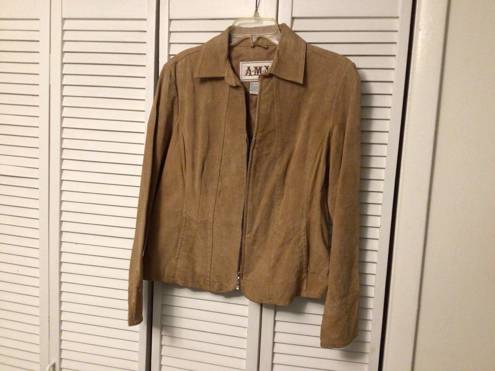 Ladies SIZE LARGE Tan leather Jacket