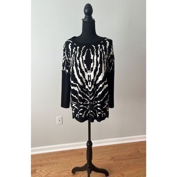 Black and white new with tags Versona sweater