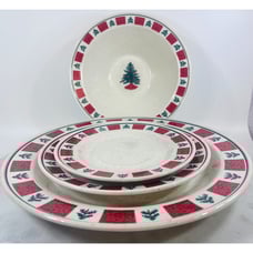 Vtg 4 pc Holiday Stoneware Christmas Tree Place Setting Red Green Dinnerware Set