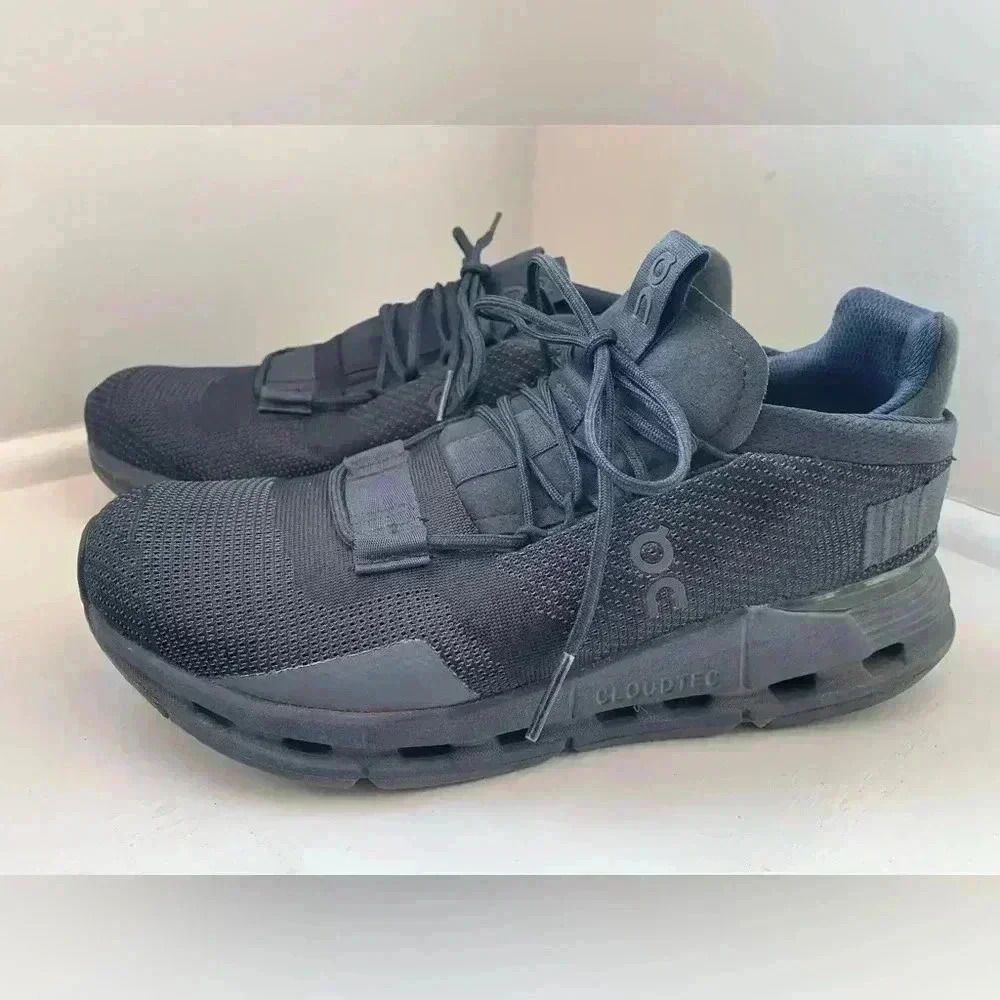 On cloud. Mens 8. EUC