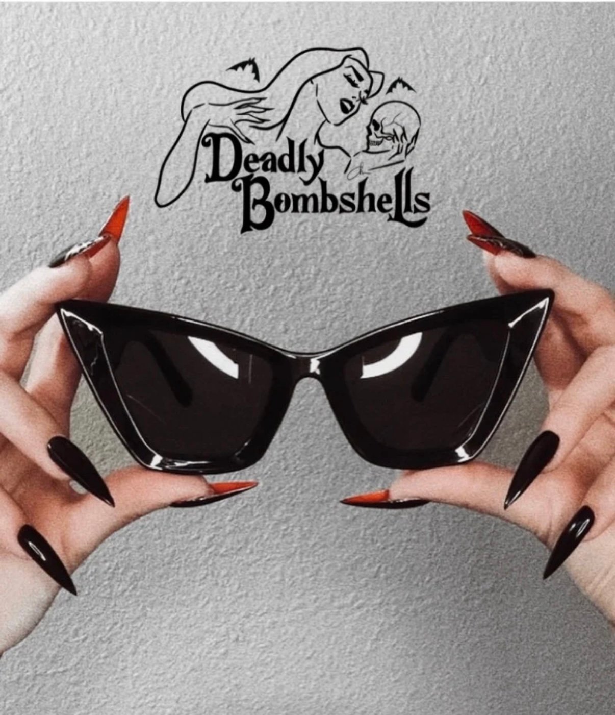 Deadly bombshells glasses