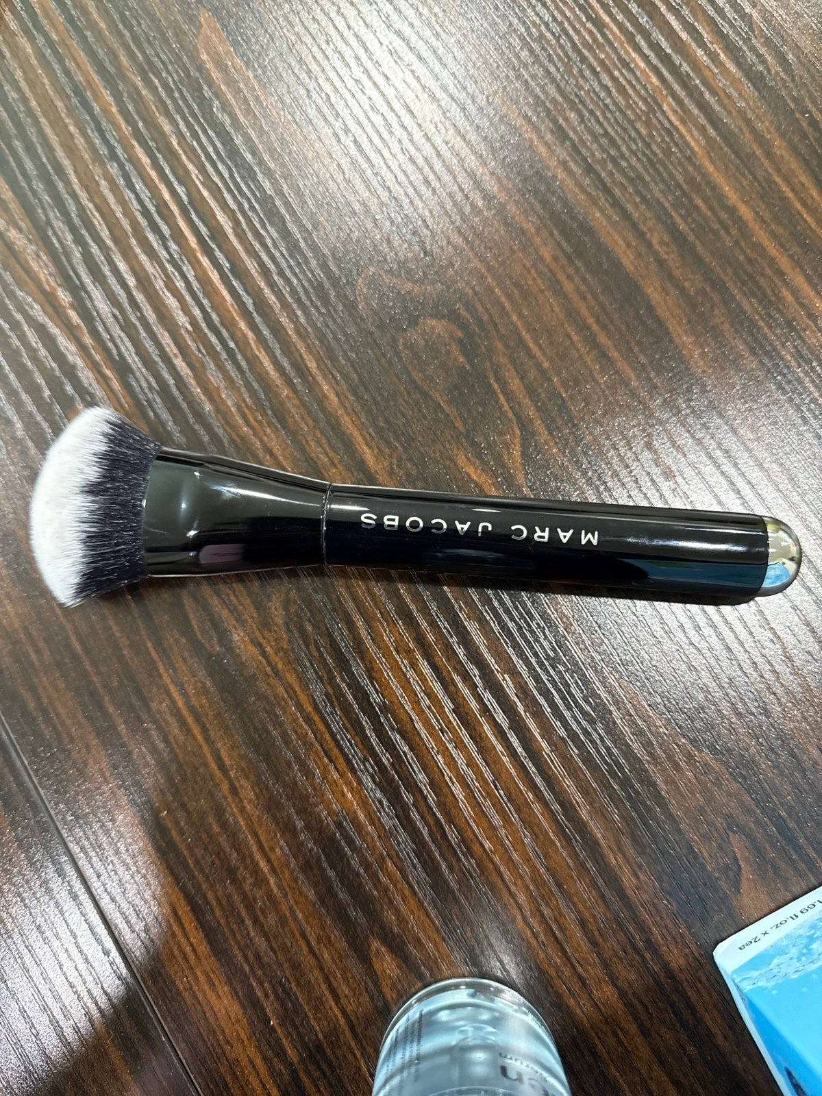 Marc Jacobs foundation face 2 Brush