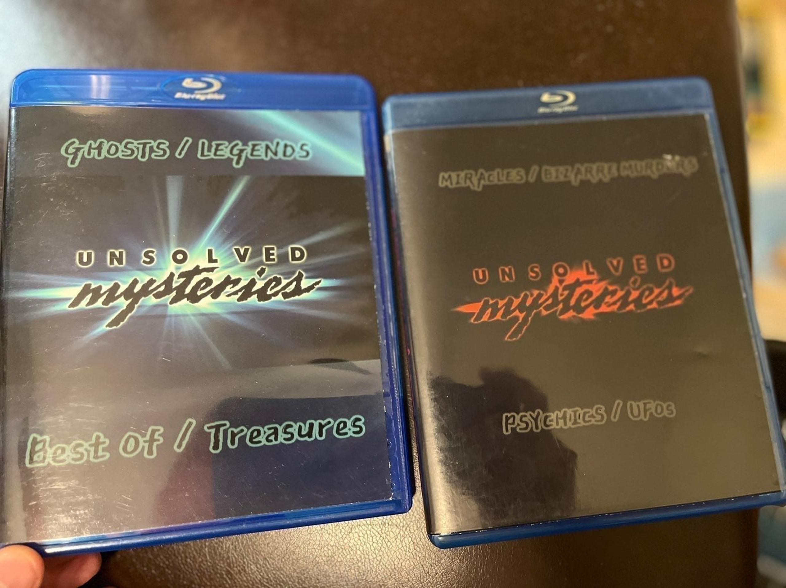 Unsolved mysteries set all 8 volumes- 4 blurays - ufos robert stack 80's