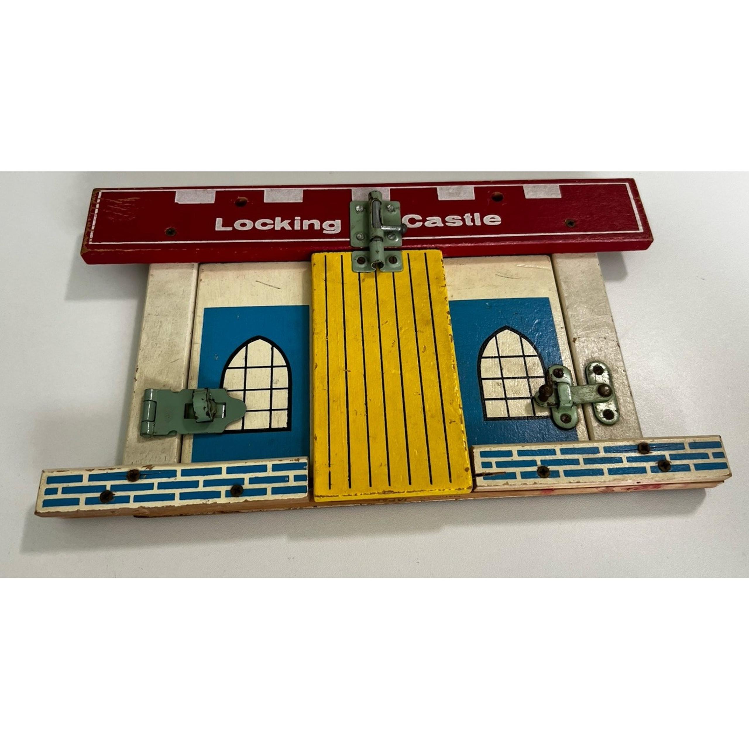 FAO SCHWARZ Vintage Locking Castle Toy LONDON BRIDGE JAPAN
