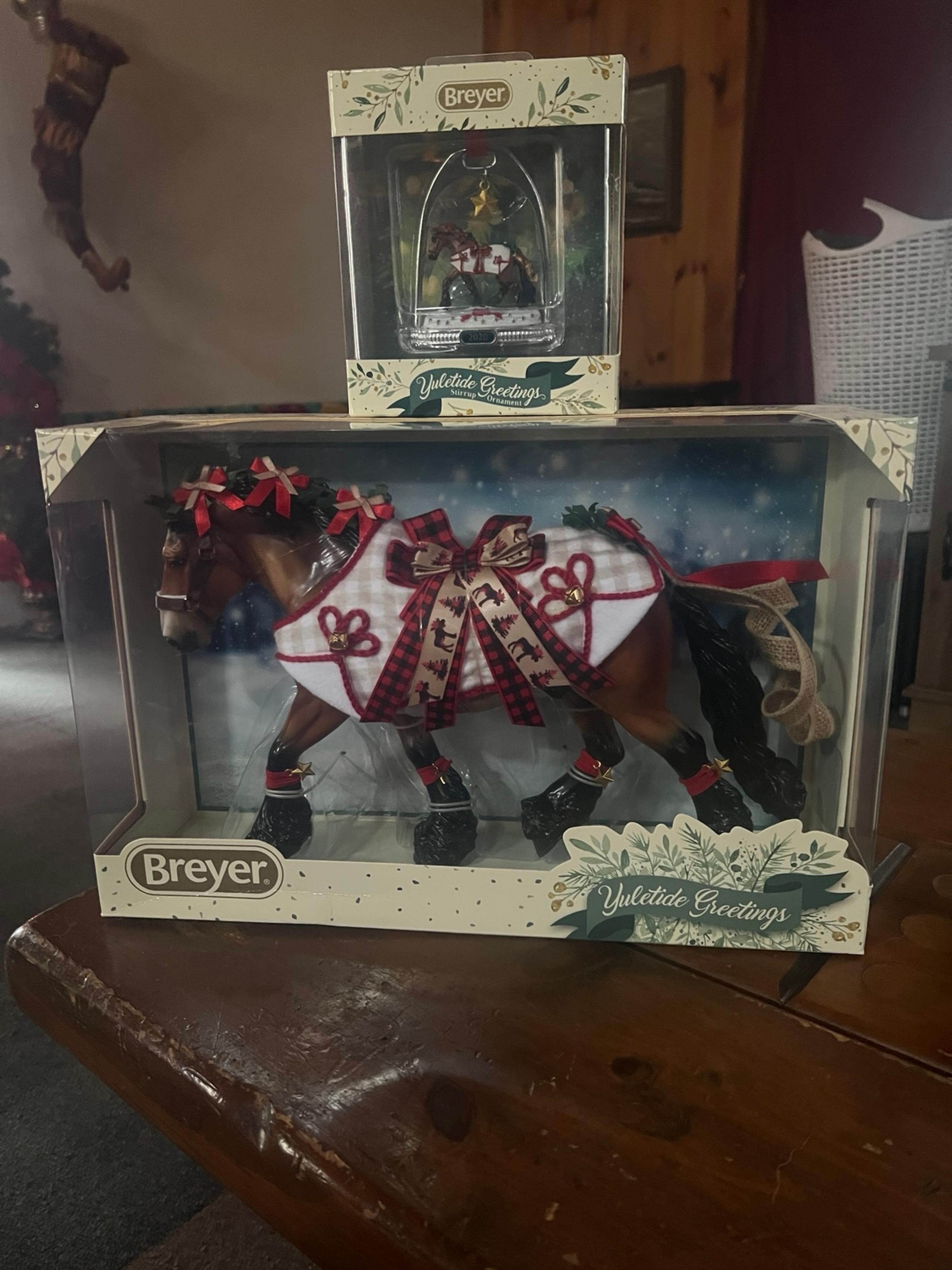 Brand new 2020 Breyer Yuletide greetings holiday horse&ornament RARE FIND