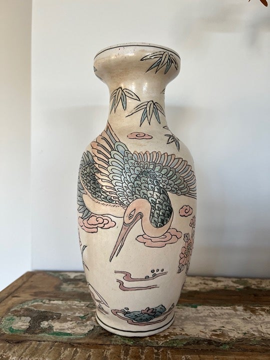 Chinese chinoiserie porcelain bird vase