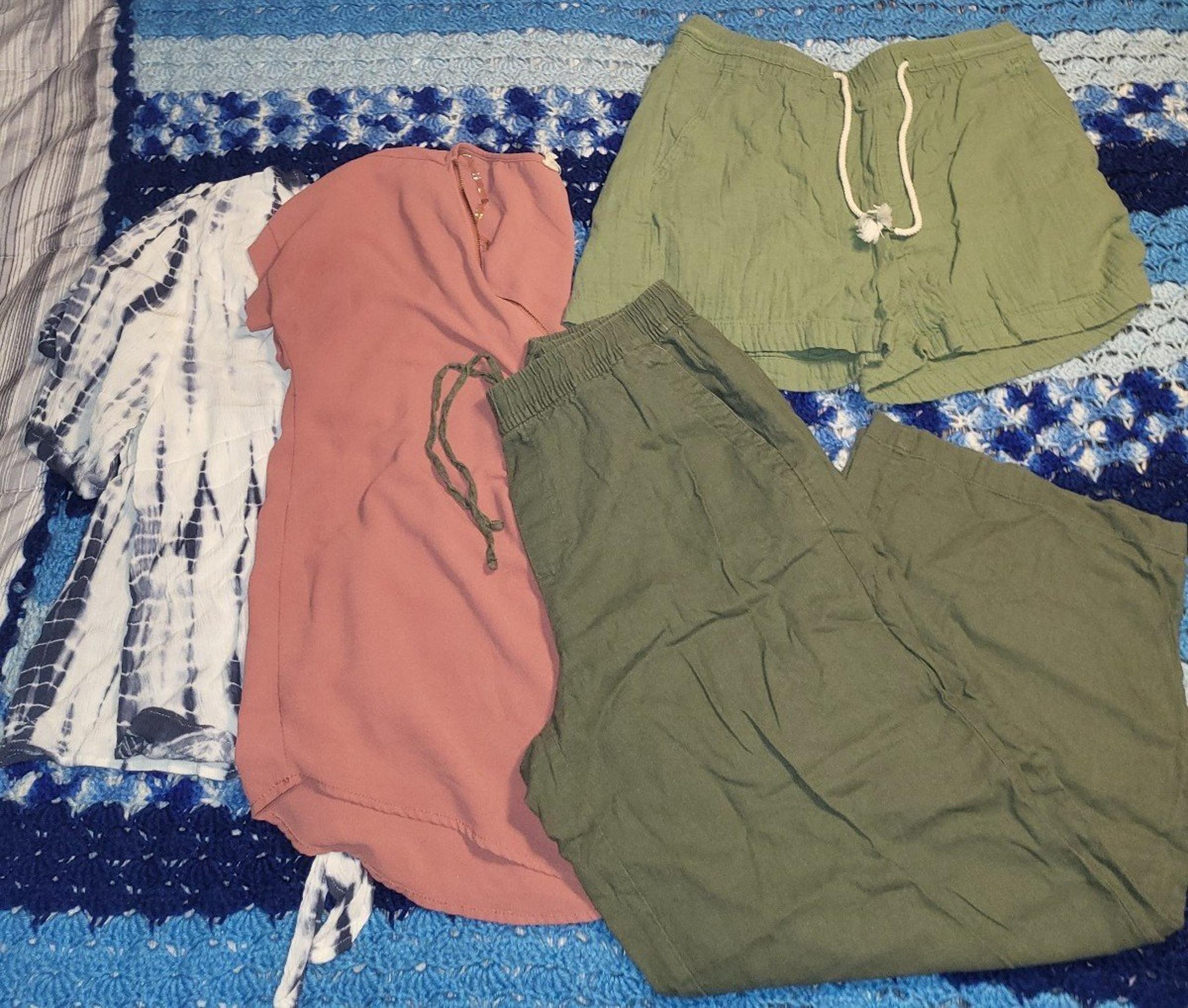 Womens size medium boho style old navy bundle