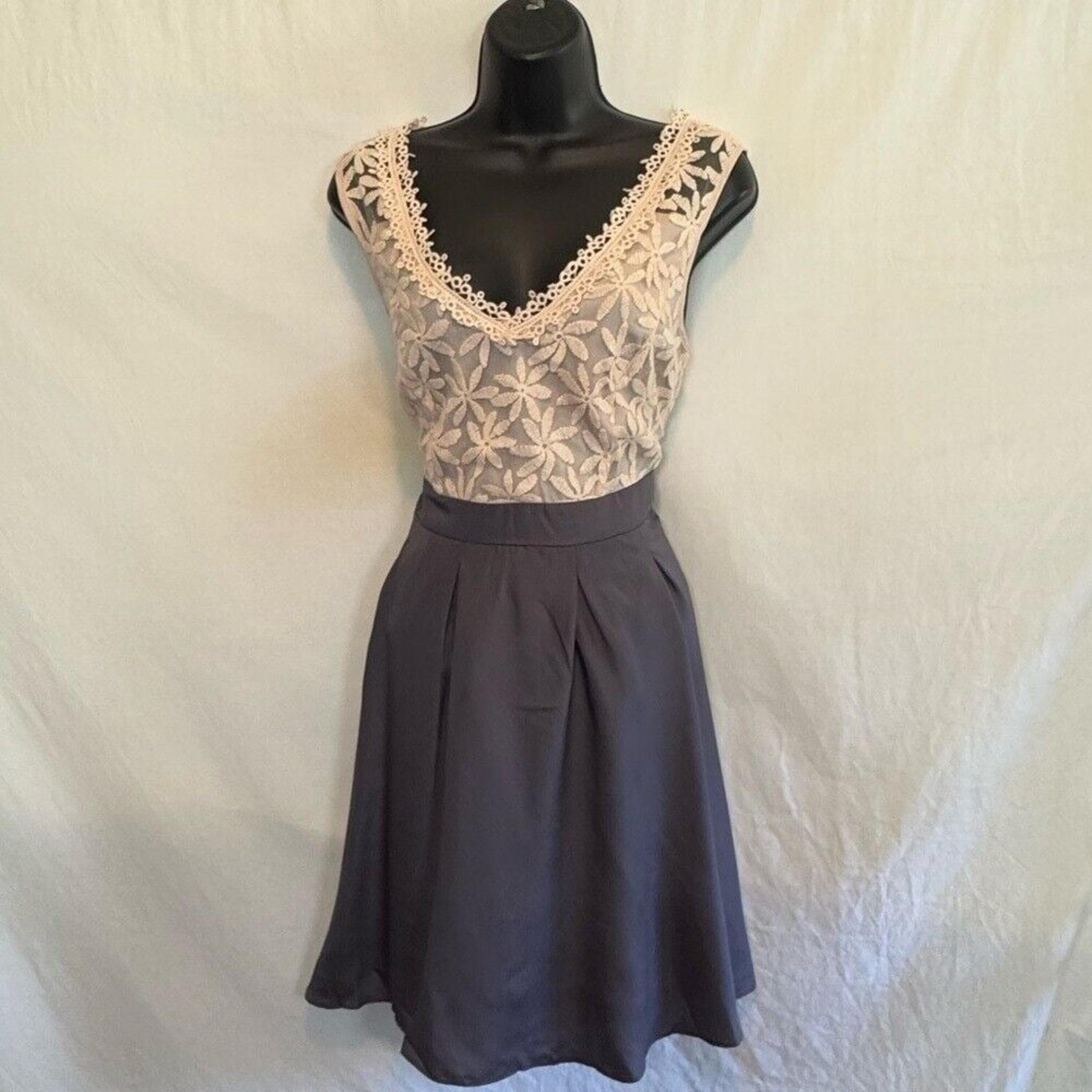 D-144 A'reve Cream & Gray Lace Sleeveless MIDI Lined Summer Dress Size L