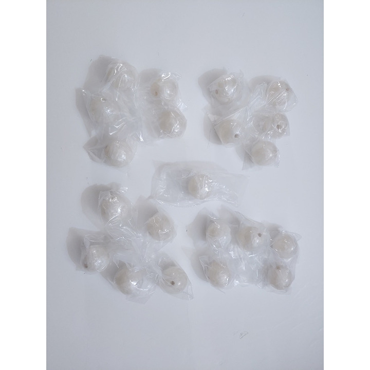 21 Resin Beads in Pearl Color - 25mm - NWOT