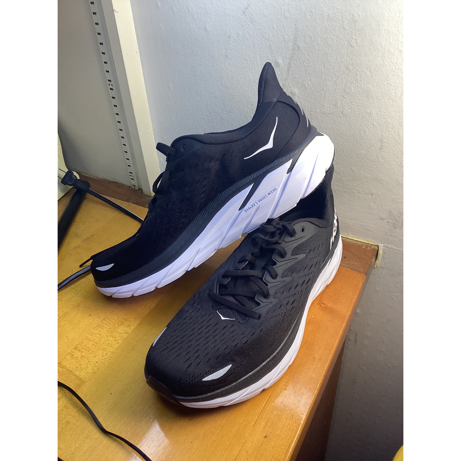 HOKA ONE ONE Clifton 8 Women's Lightweight Lace-Up Sneakers Black White Size 12
