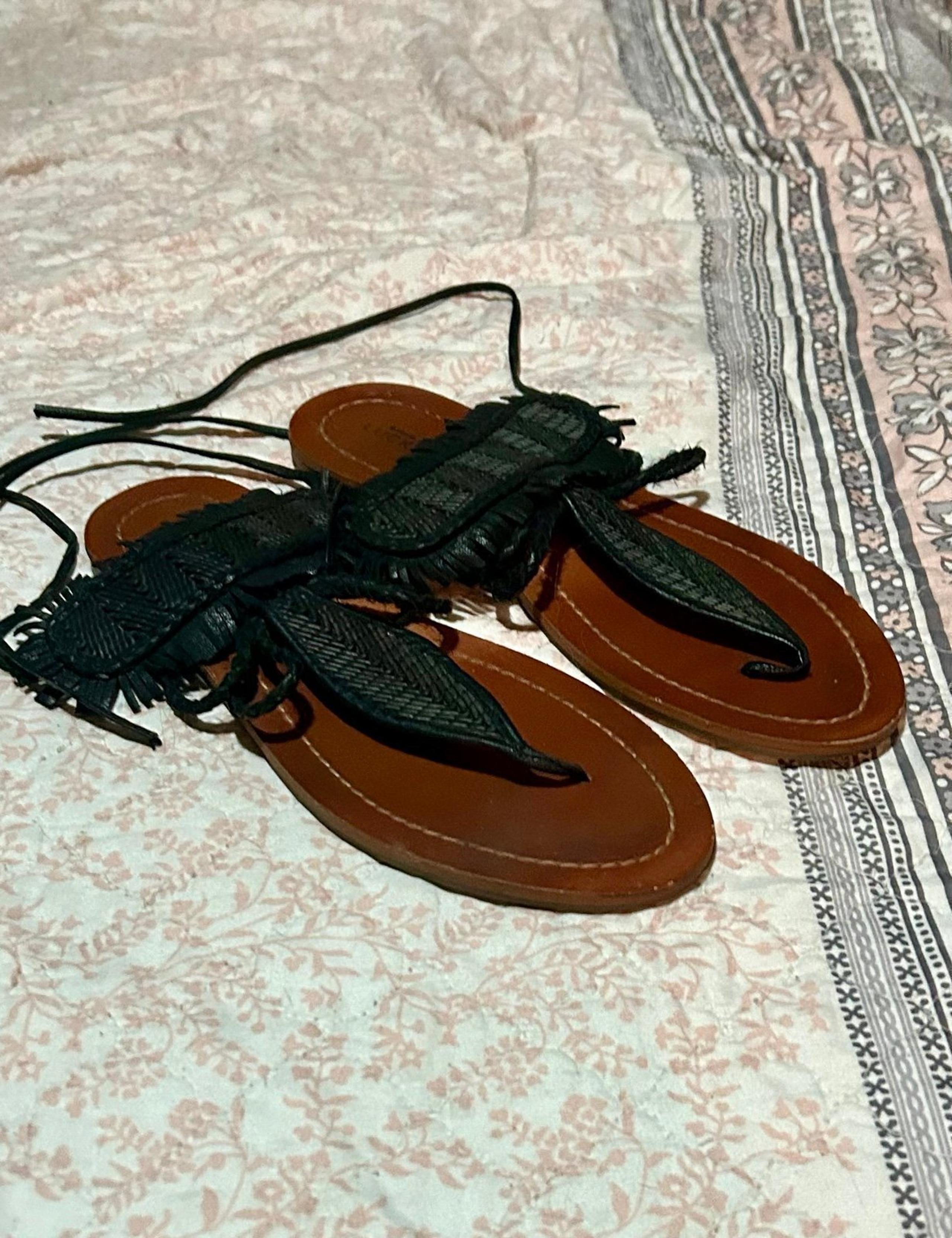 LUCKY BRAND BLACK SANDALS SIZE 8.5US