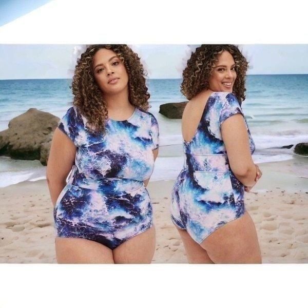 Torrid Womens Blue Wave Active Wireless Scoop Back One Piece Swimsuit Size 2X