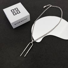U-shaped fashion necklace