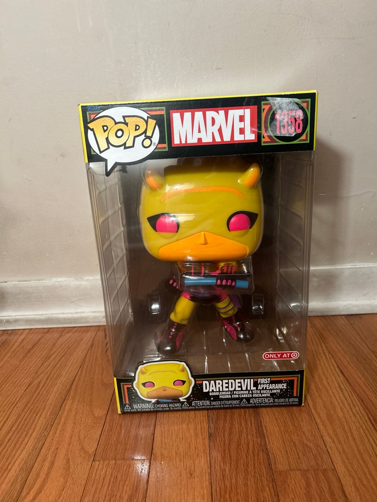 Funko Pop! Jumbo Marvel GITD Daredevil