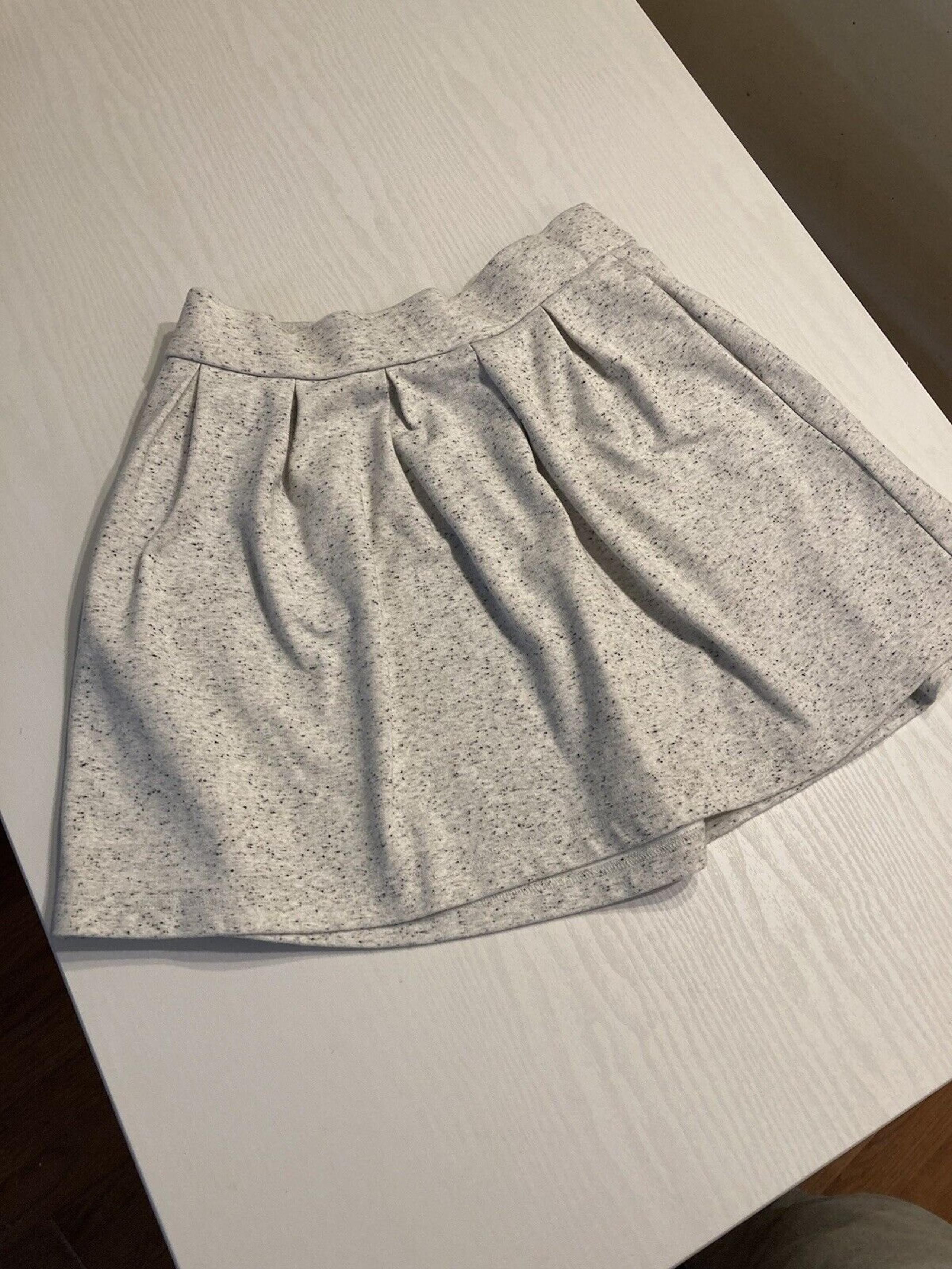 LC Lauren Conrad Women Light Gray Heathered Pleated Mini Skirt Size Medium