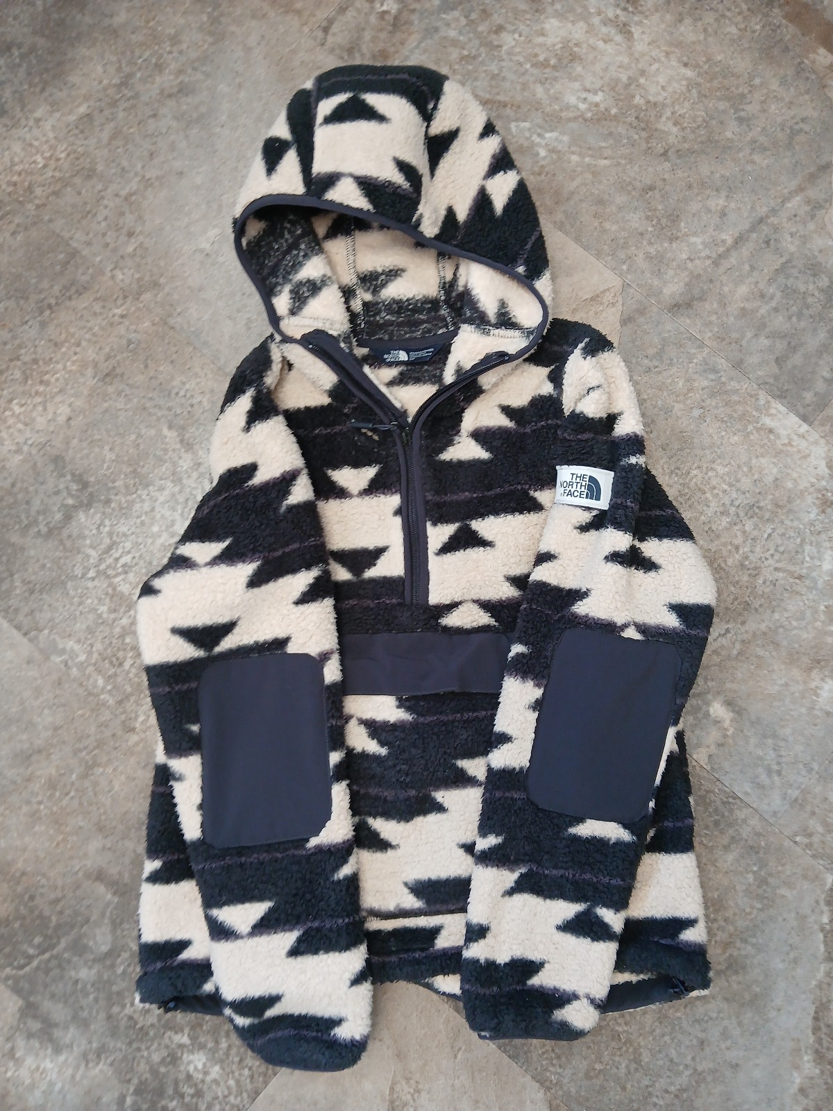 The North Face Campshire Anorak pullover (size small)