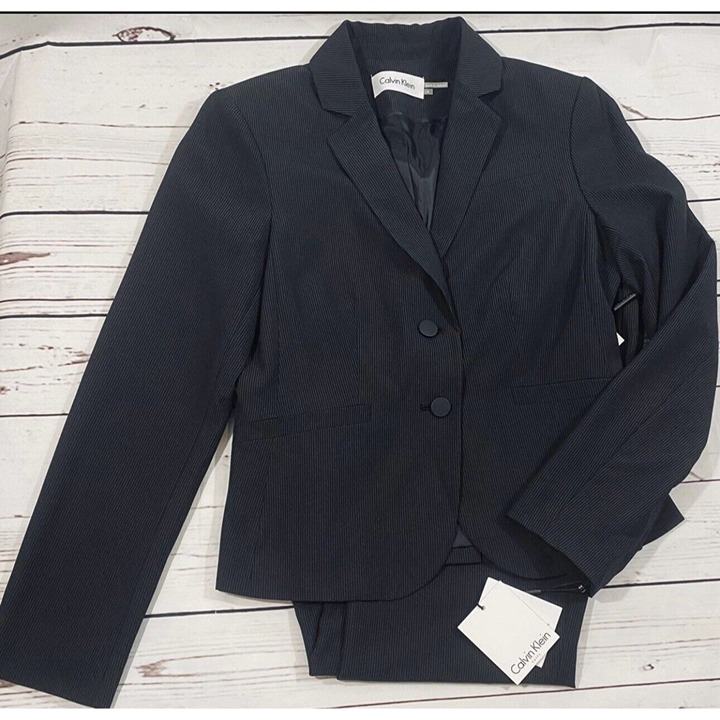 Calvin Klein Pantsuit Suit Womans Sz 4 Black Pinstripes Modern Fit Interview New