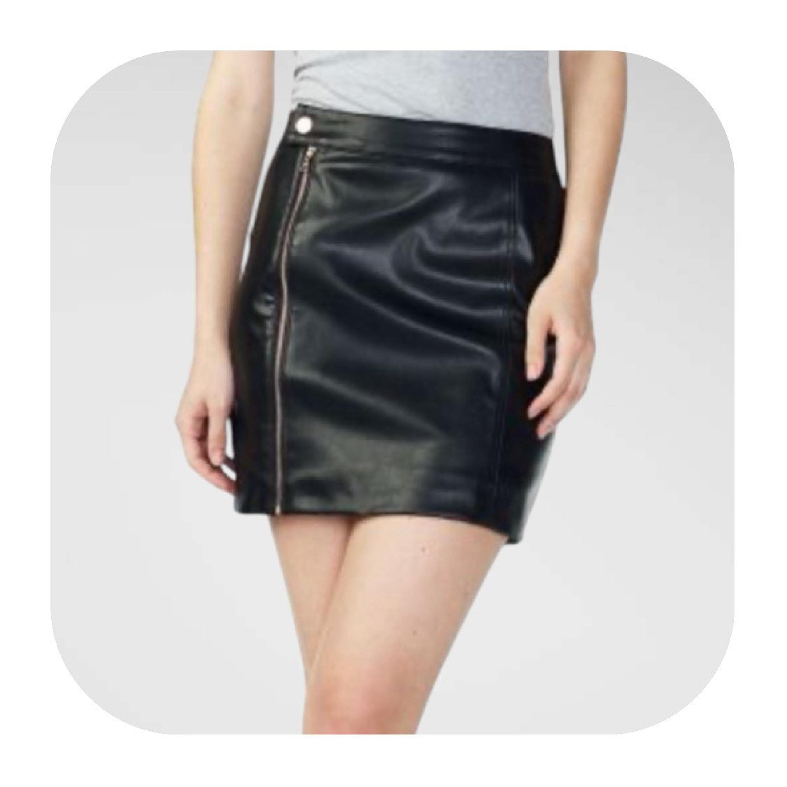 AX Armani Exchange size 12 black faux leather mini skirt