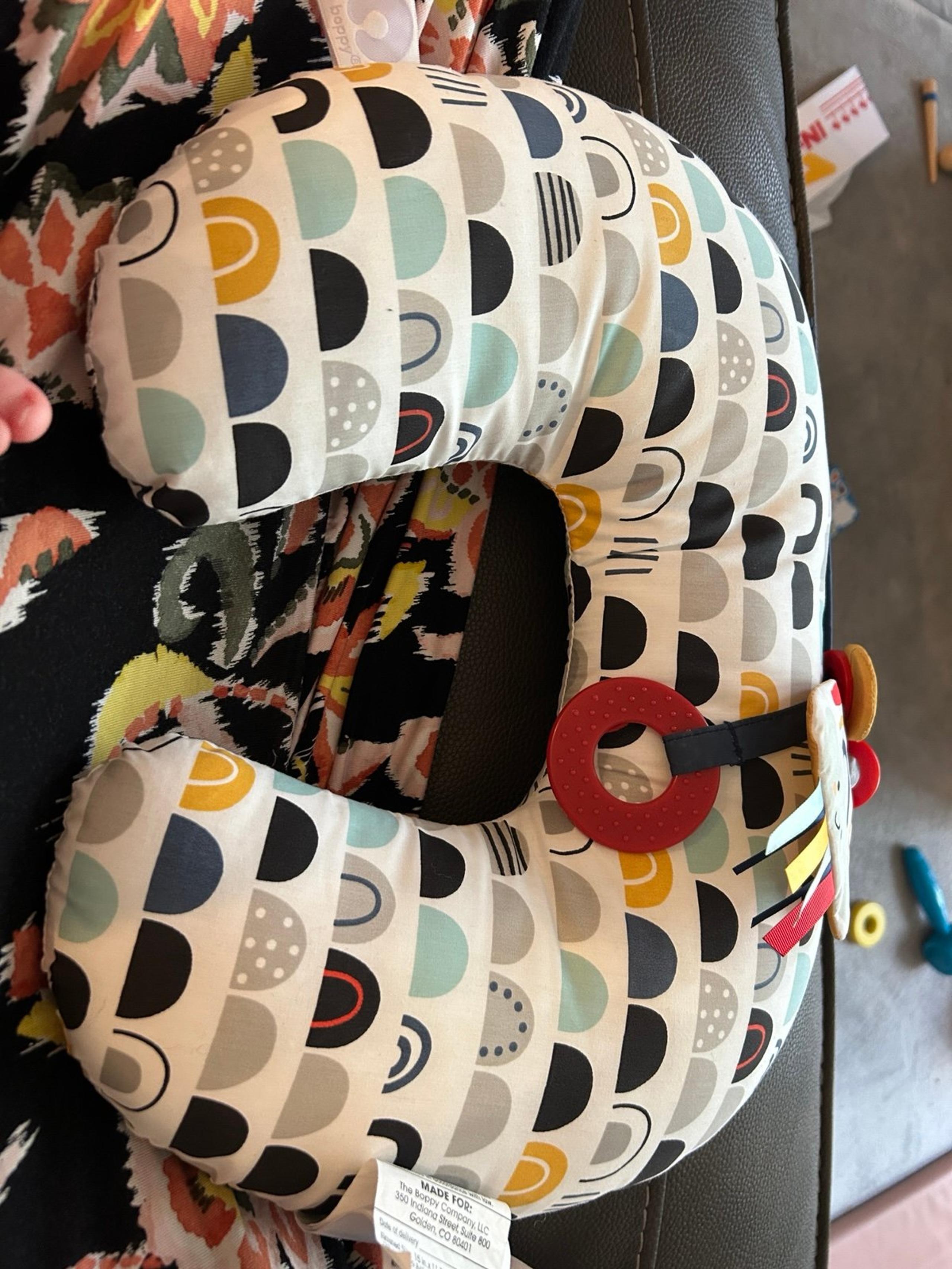 Tummy time baby boppy